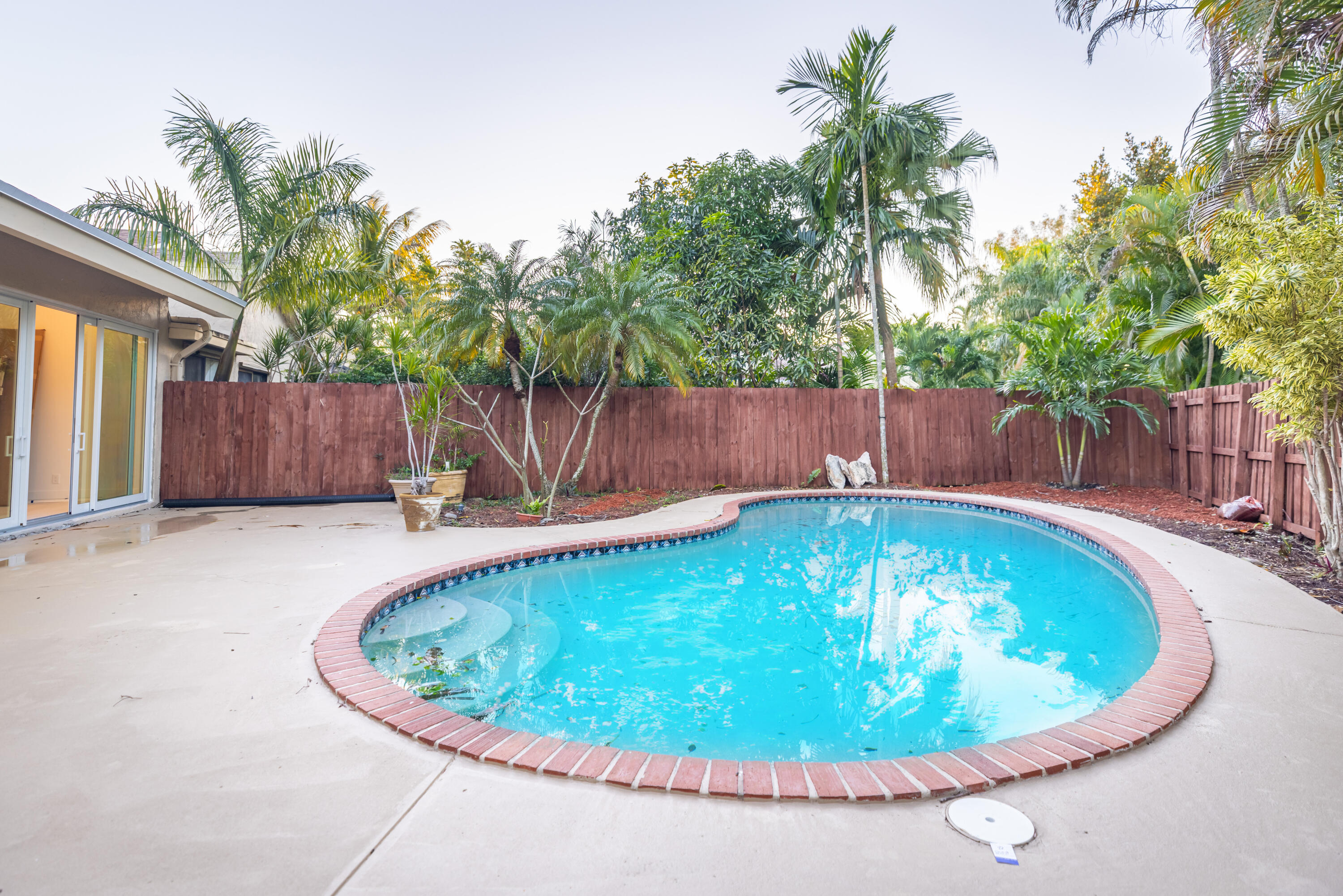 7860 Stanway Place W