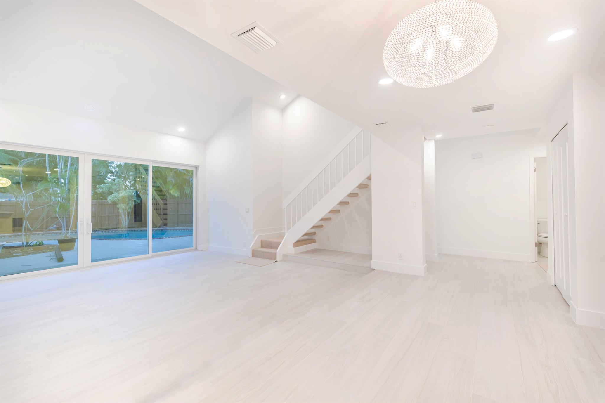 7860 Stanway Place W