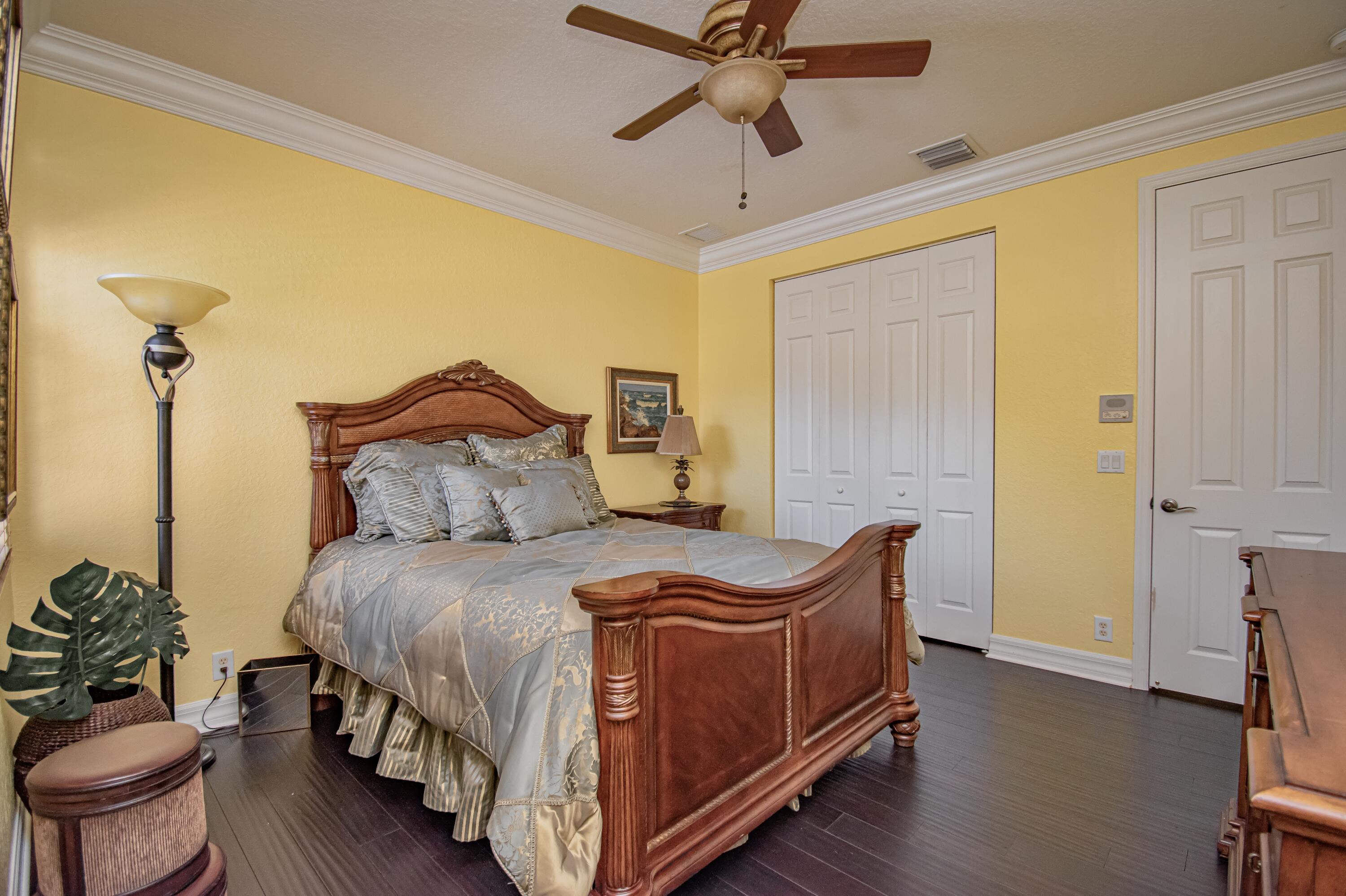 10689 Willow Oak Court