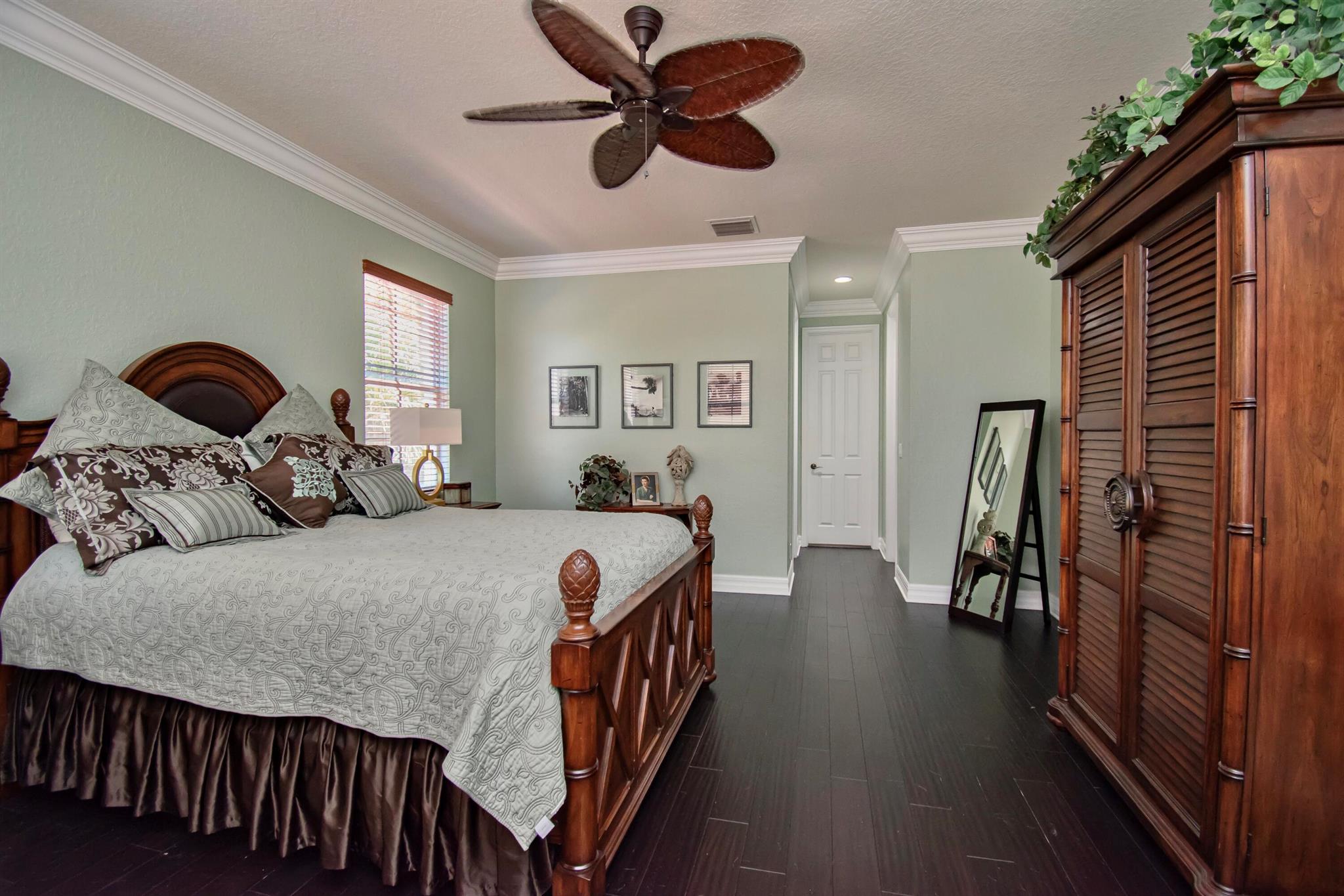 10689 Willow Oak Court