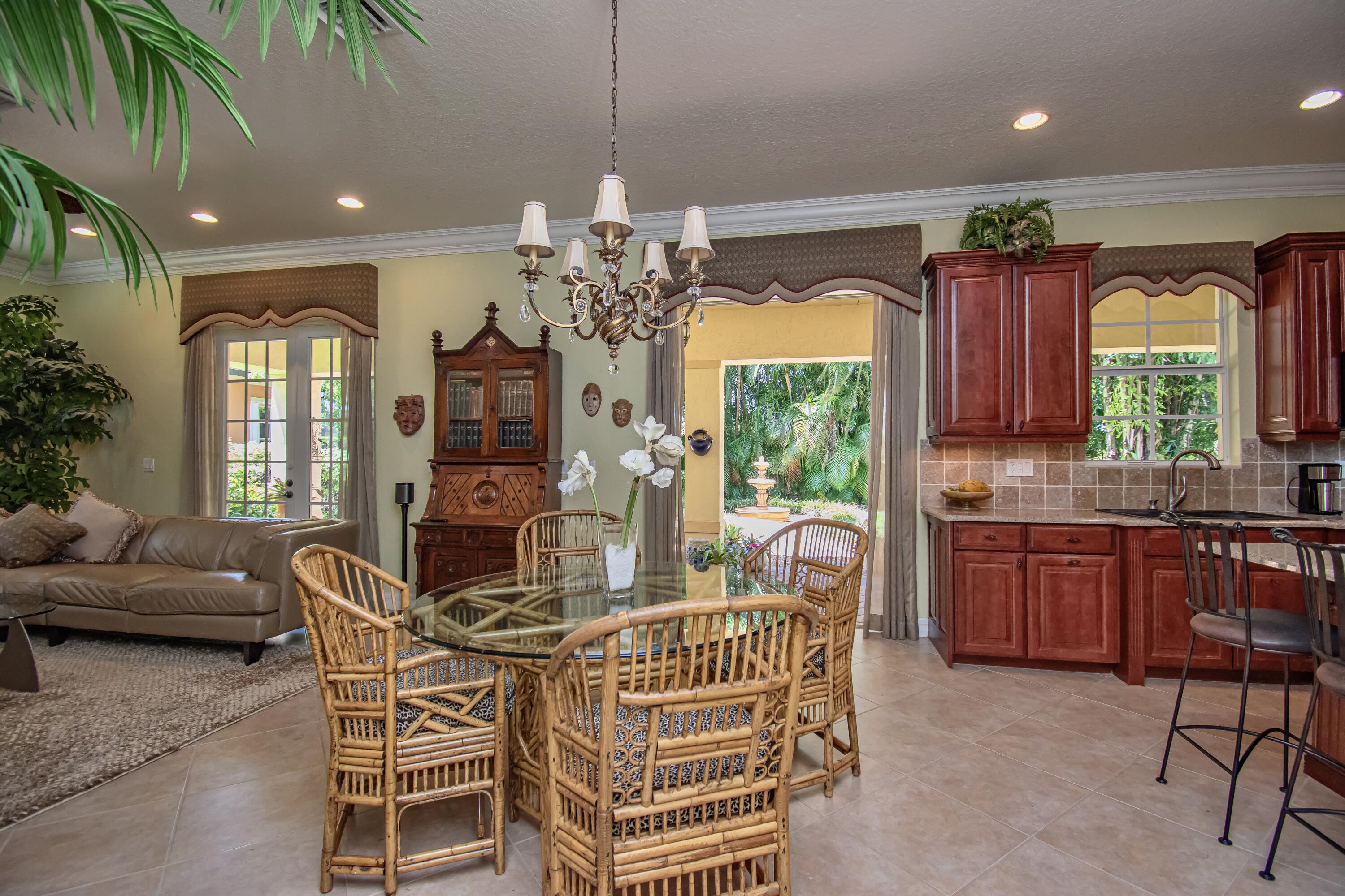 10689 Willow Oak Court