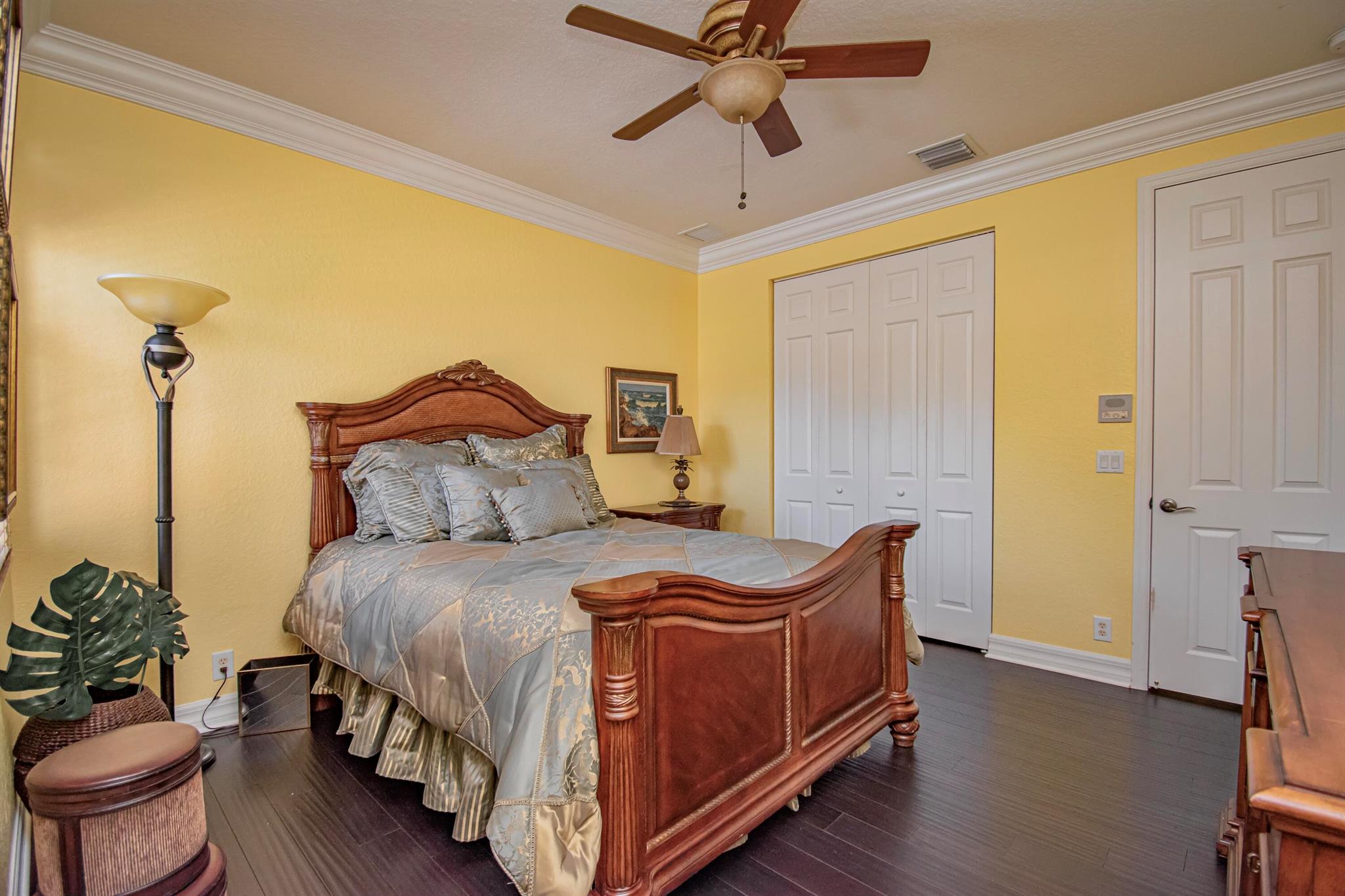 10689 Willow Oak Court