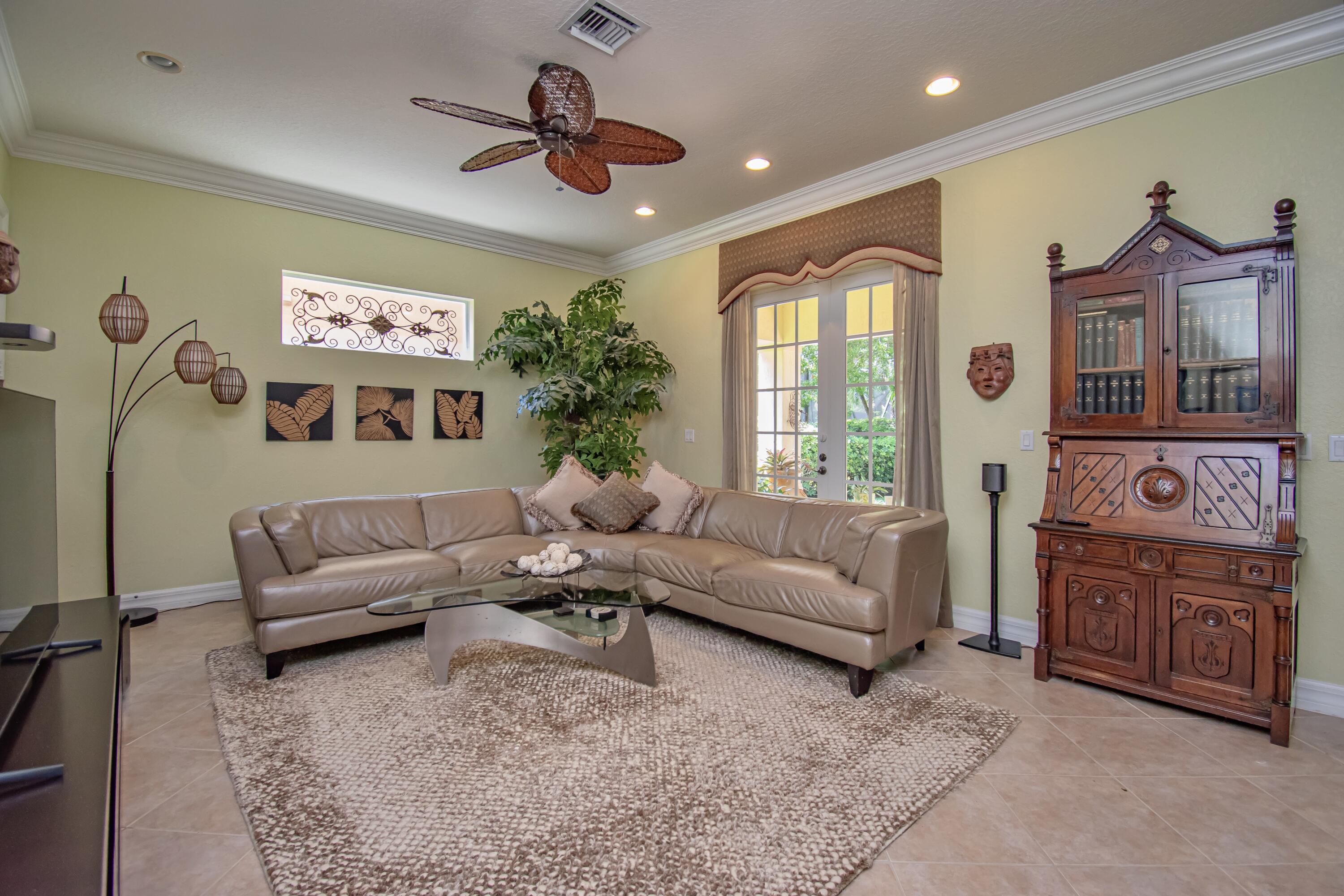 10689 Willow Oak Court