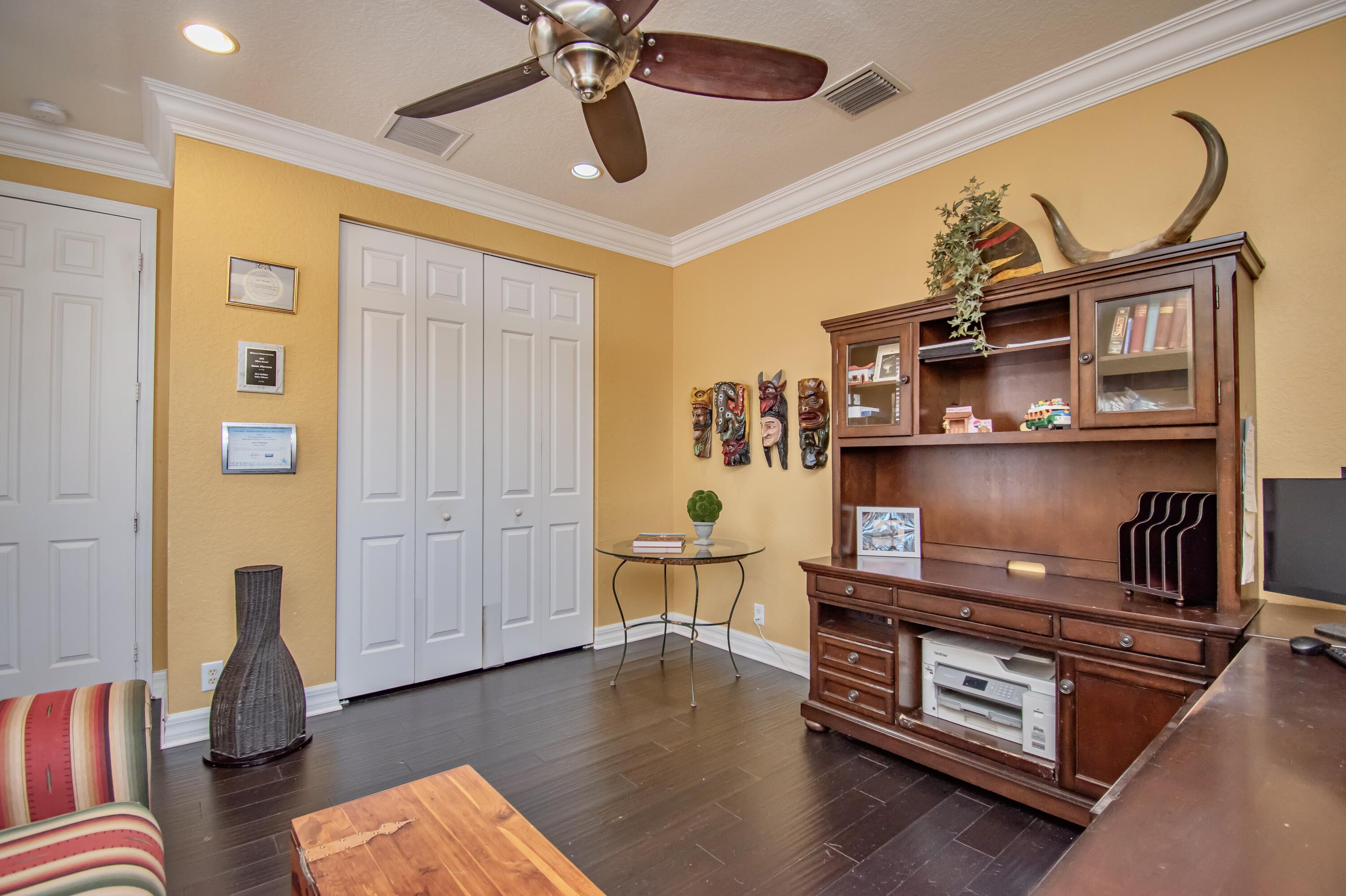 10689 Willow Oak Court