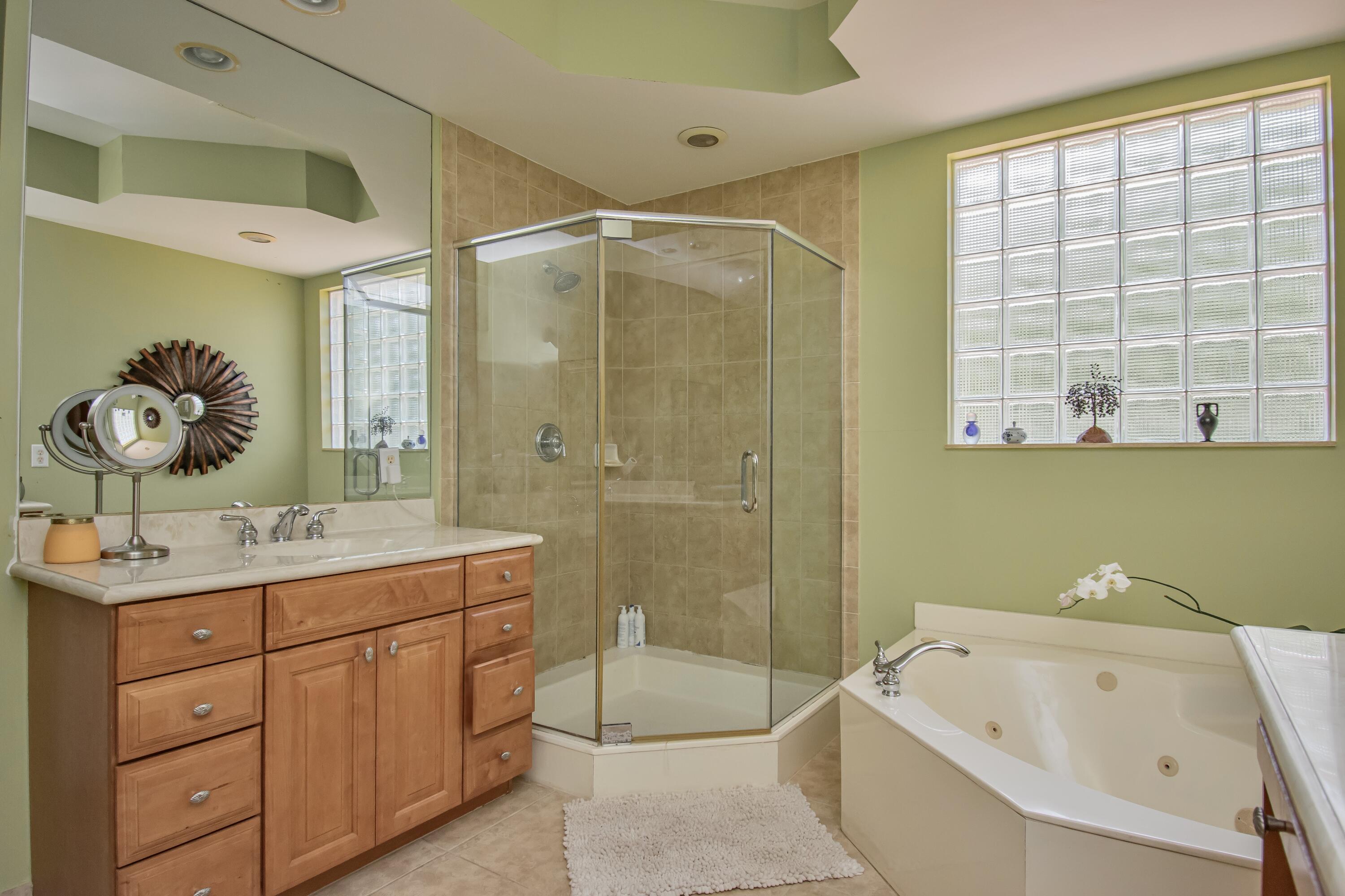 10689 Willow Oak Court