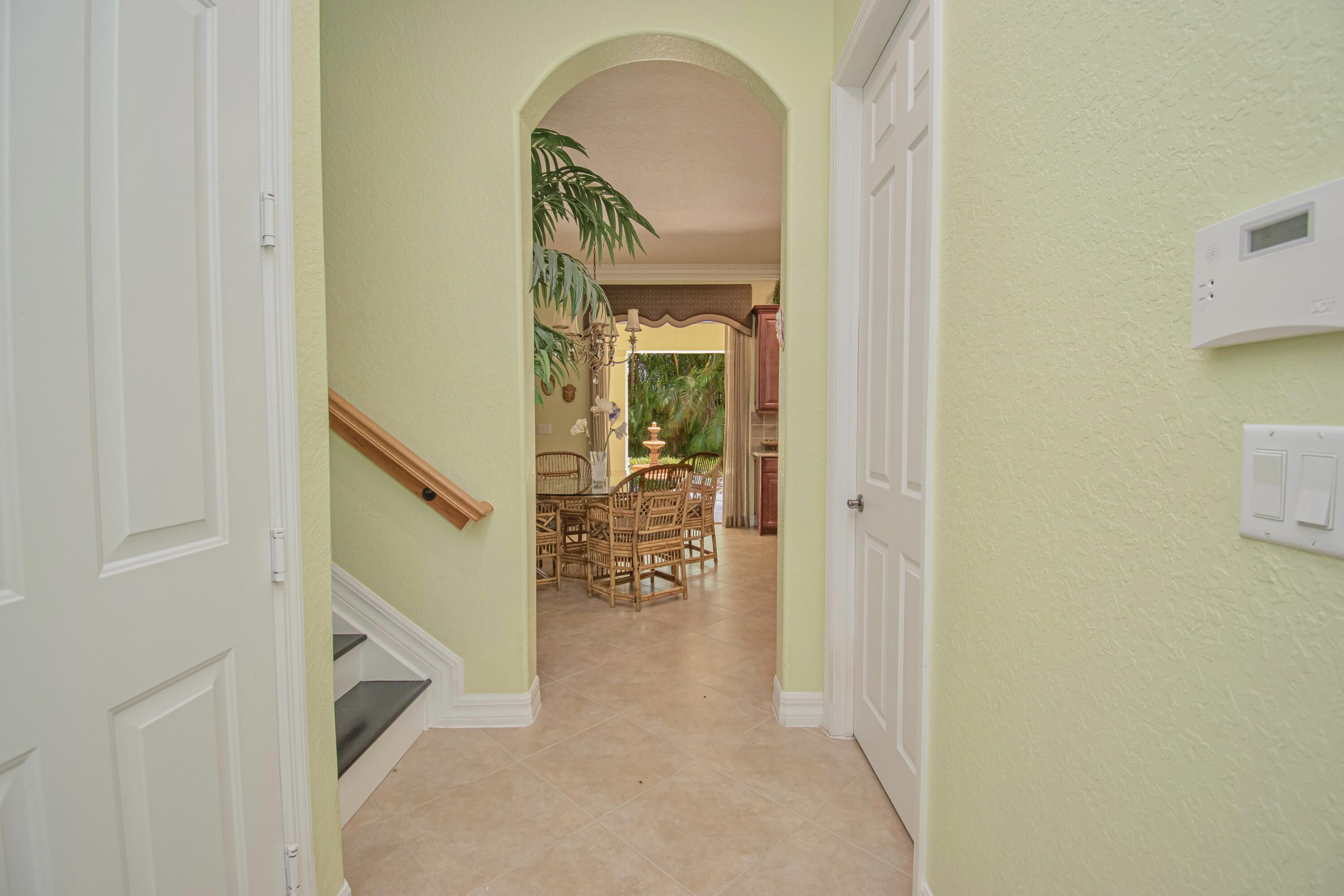 10689 Willow Oak Court