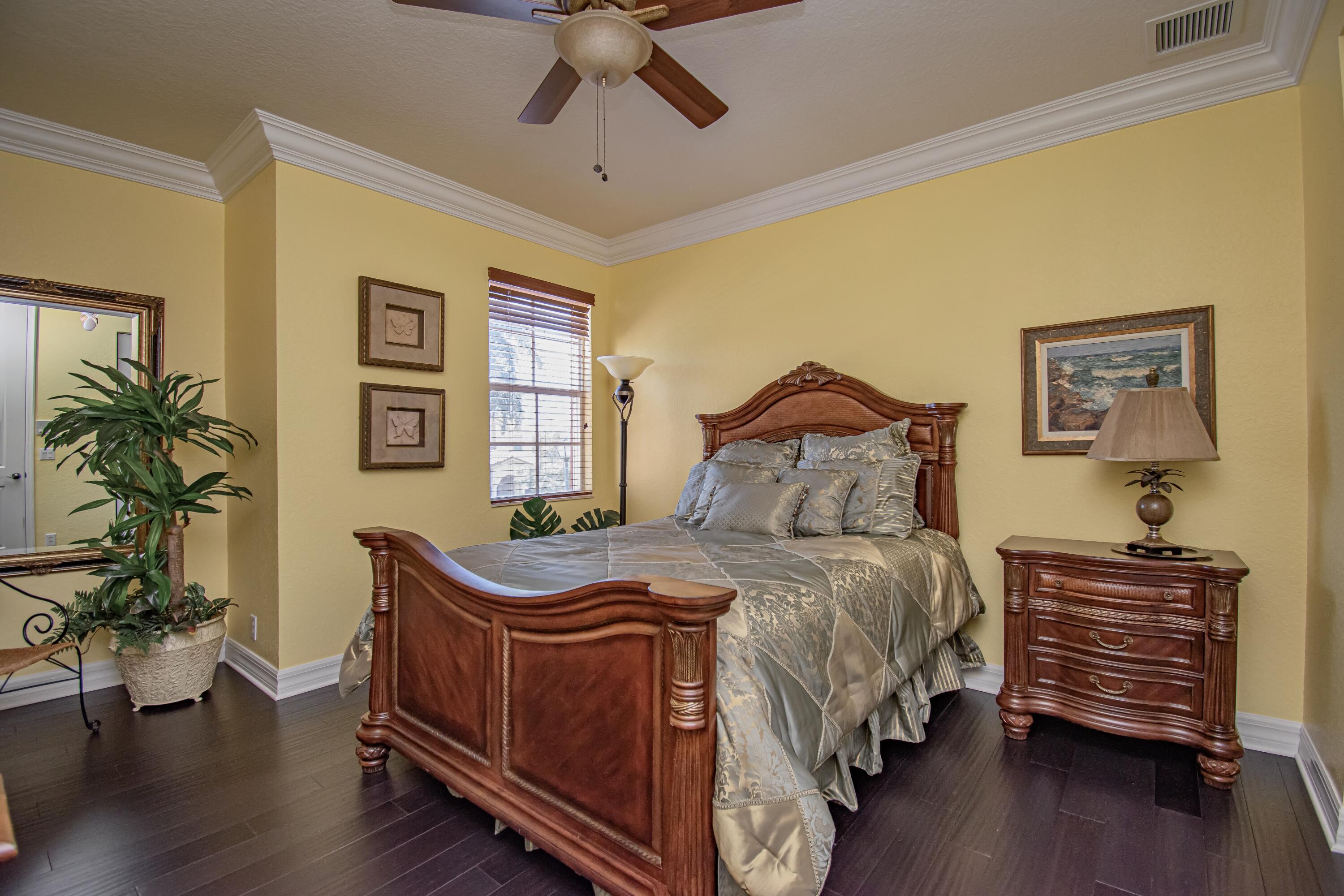 10689 Willow Oak Court