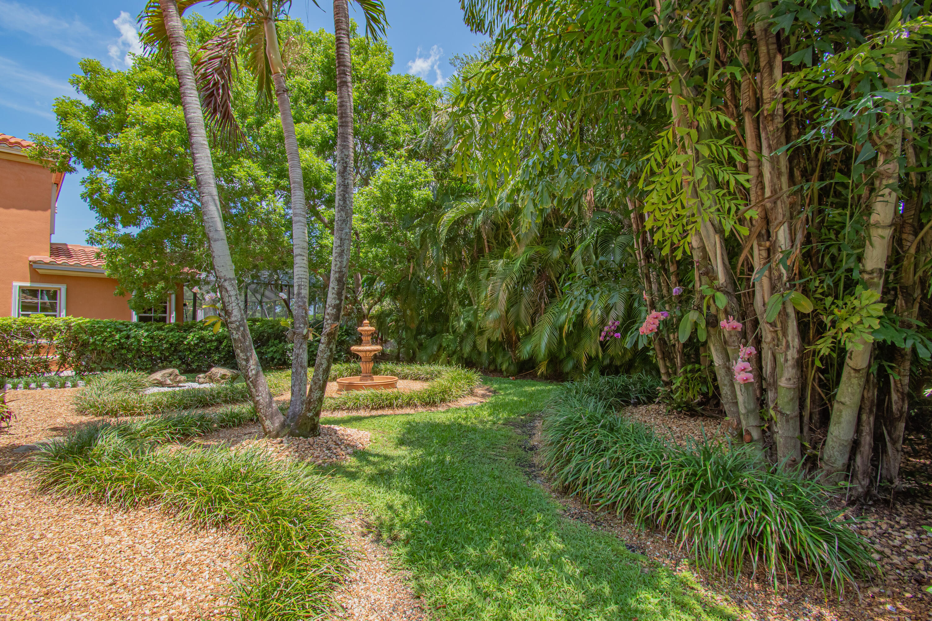 10689 Willow Oak Court