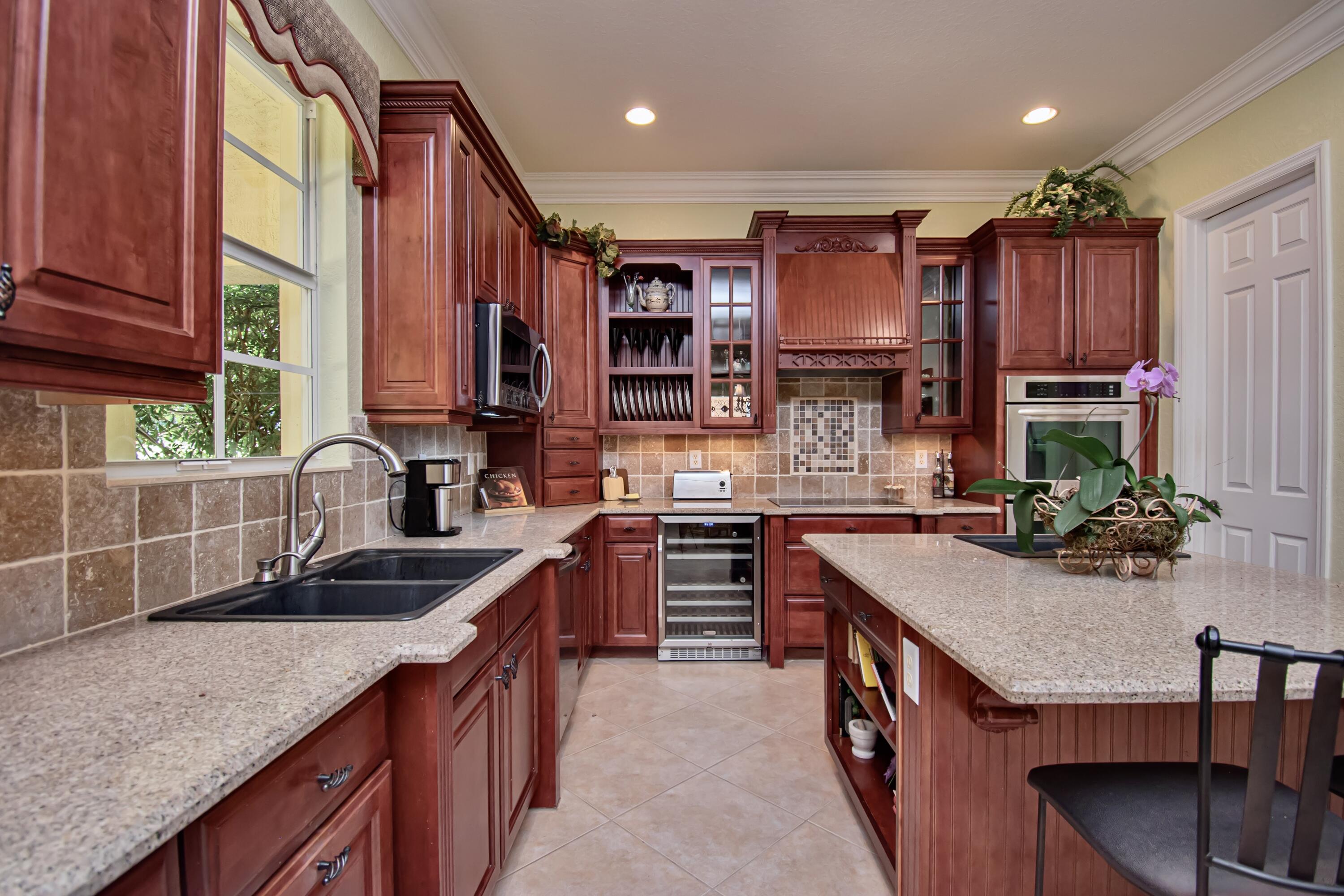 10689 Willow Oak Court