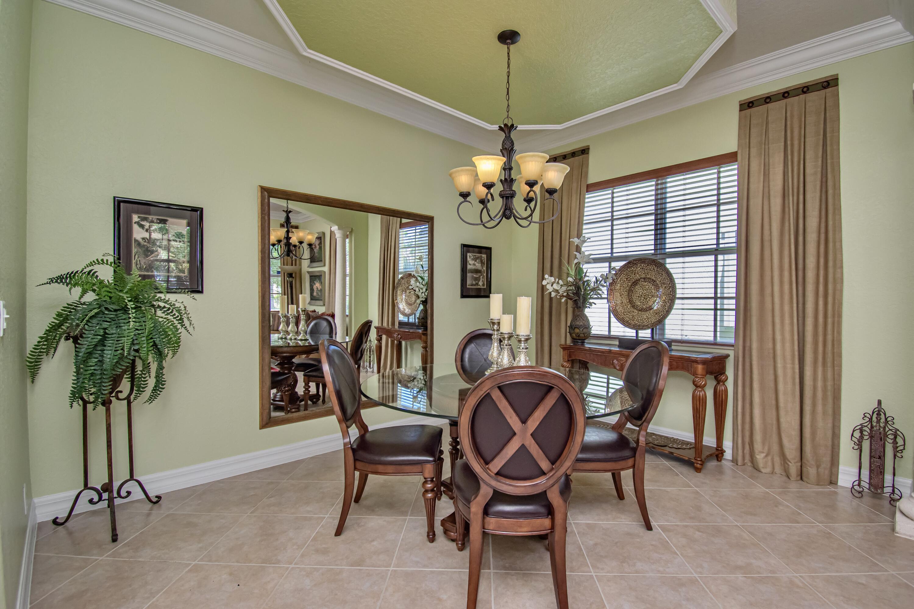 10689 Willow Oak Court