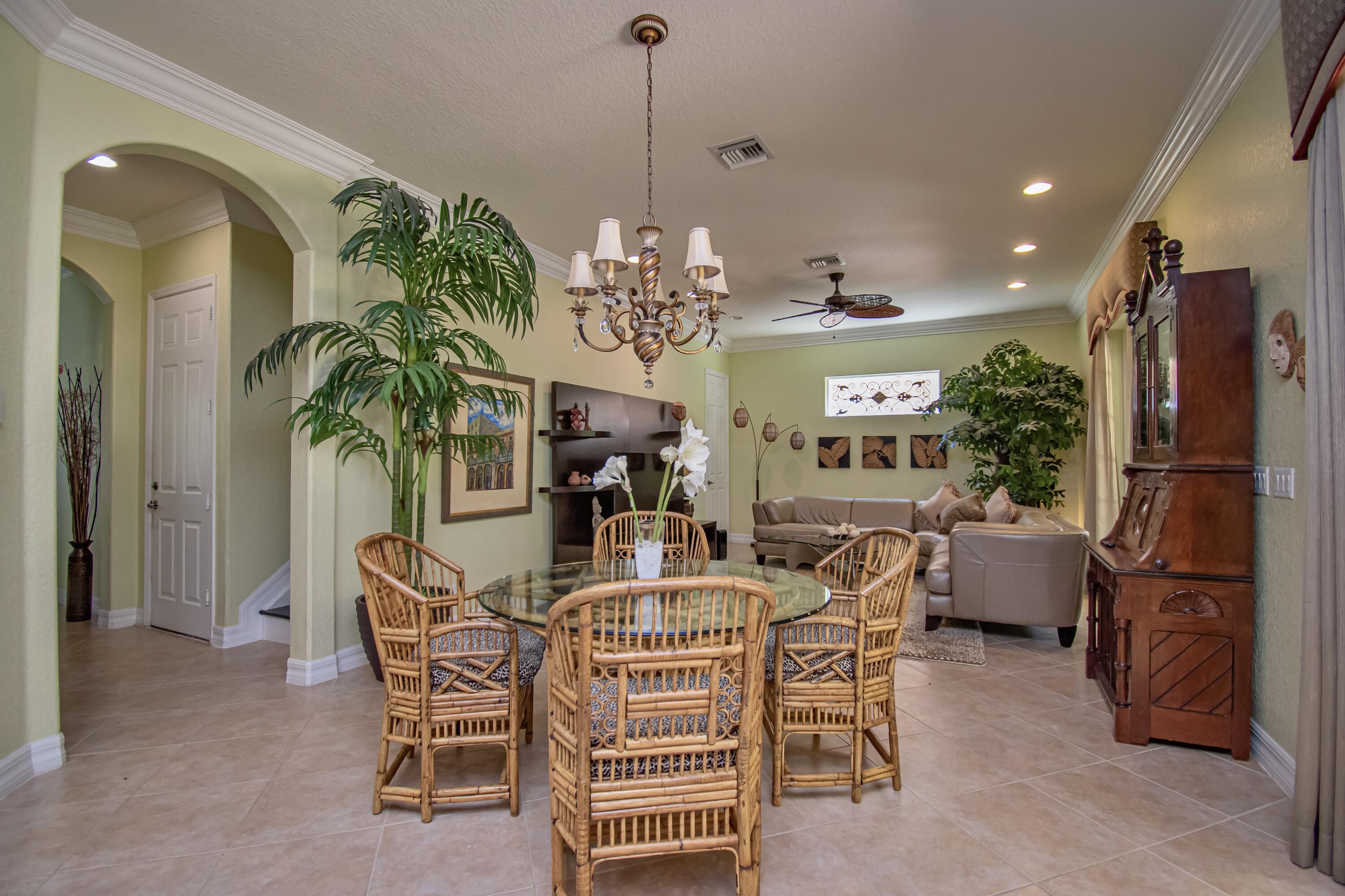 10689 Willow Oak Court