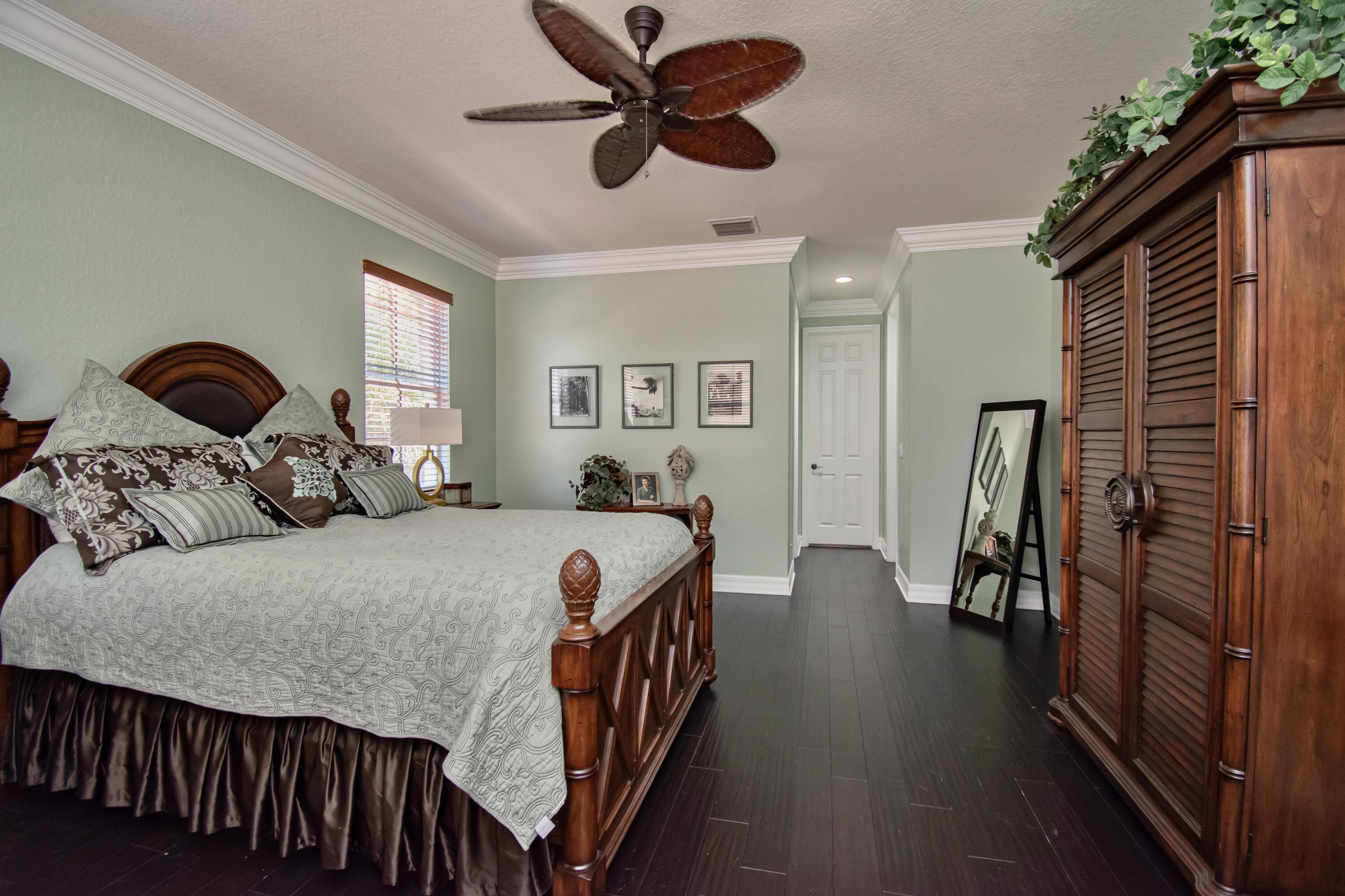 10689 Willow Oak Court