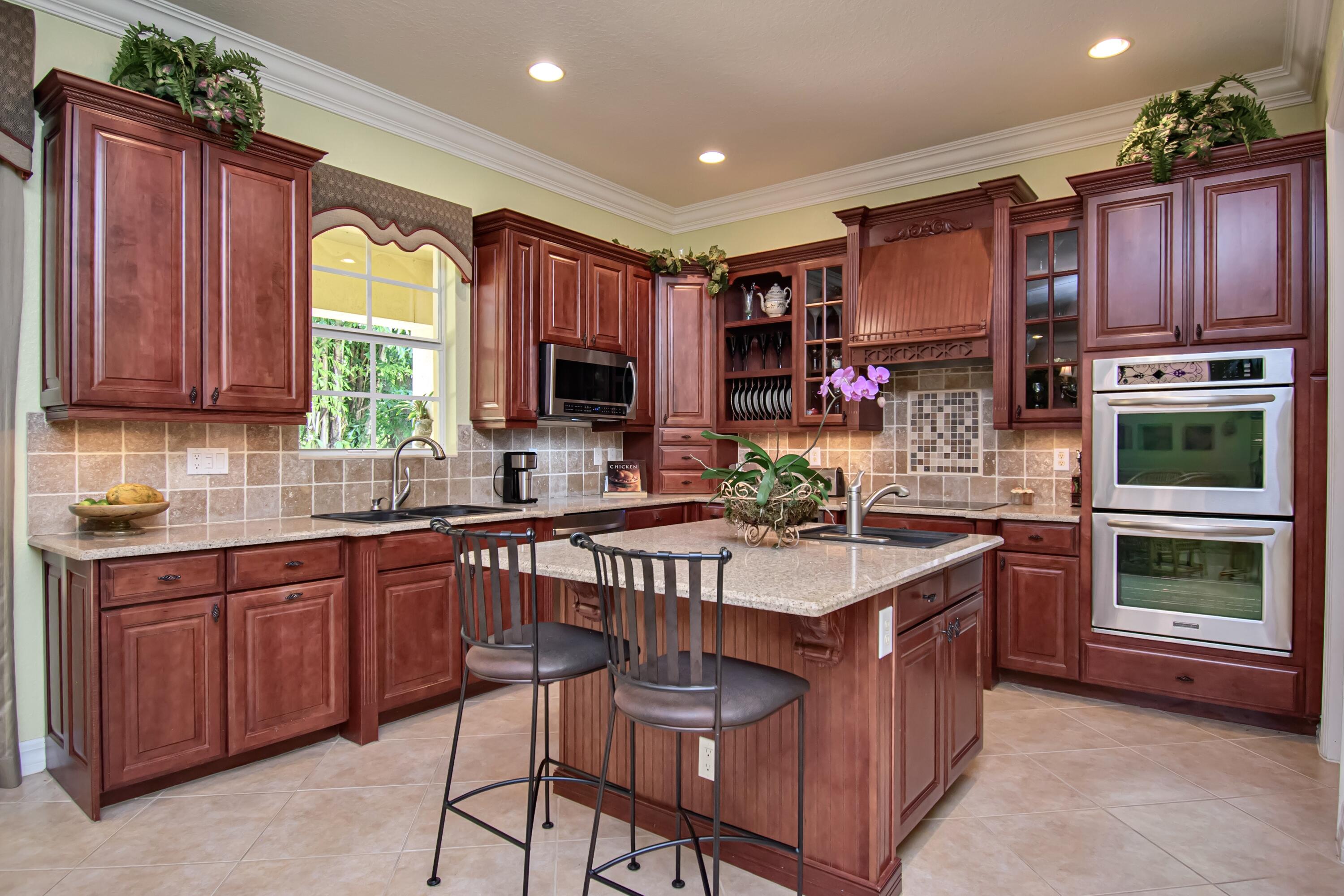 10689 Willow Oak Court