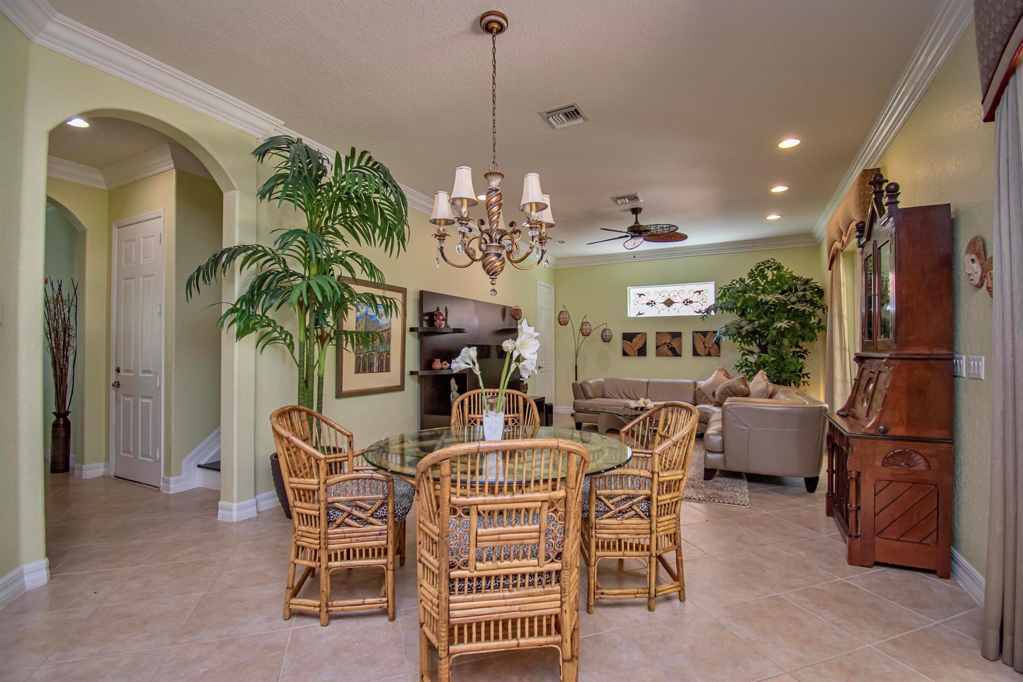 10689 Willow Oak Court