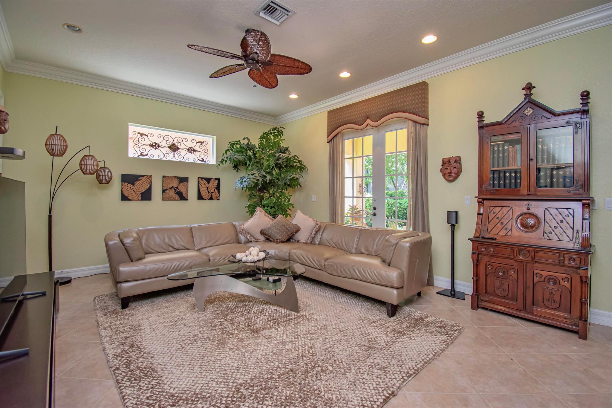 10689 Willow Oak Court