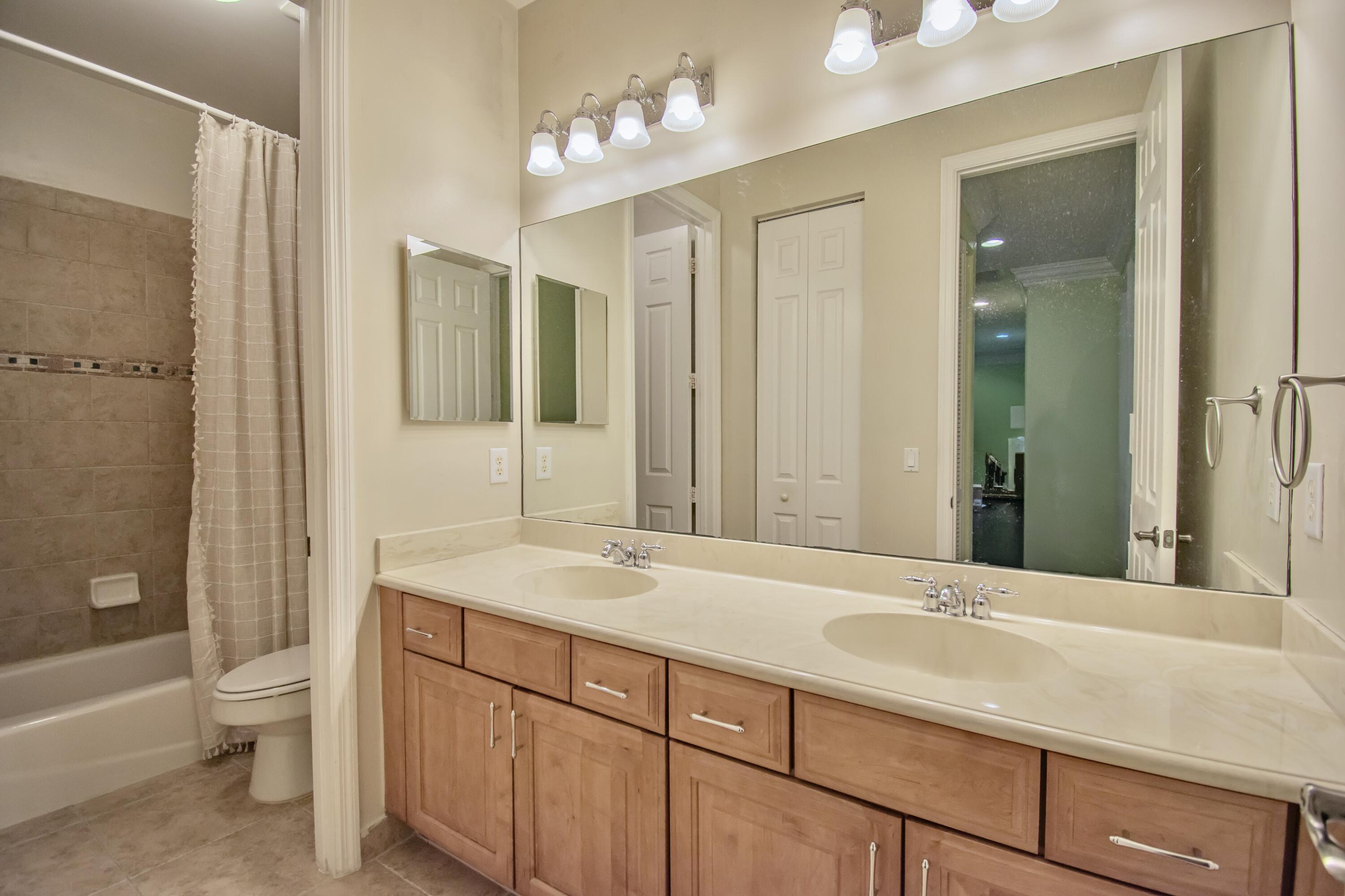 10689 Willow Oak Court