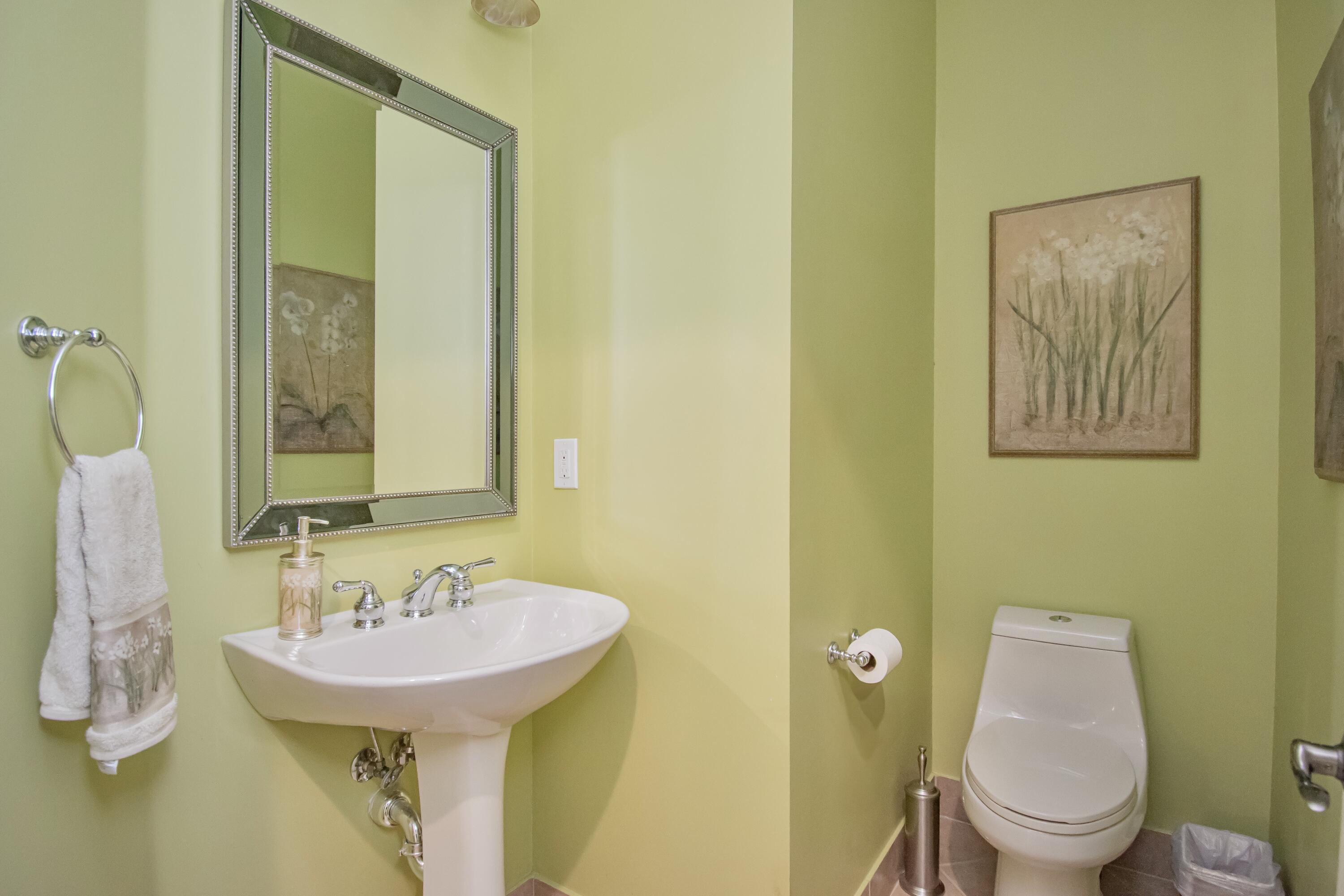 10689 Willow Oak Court