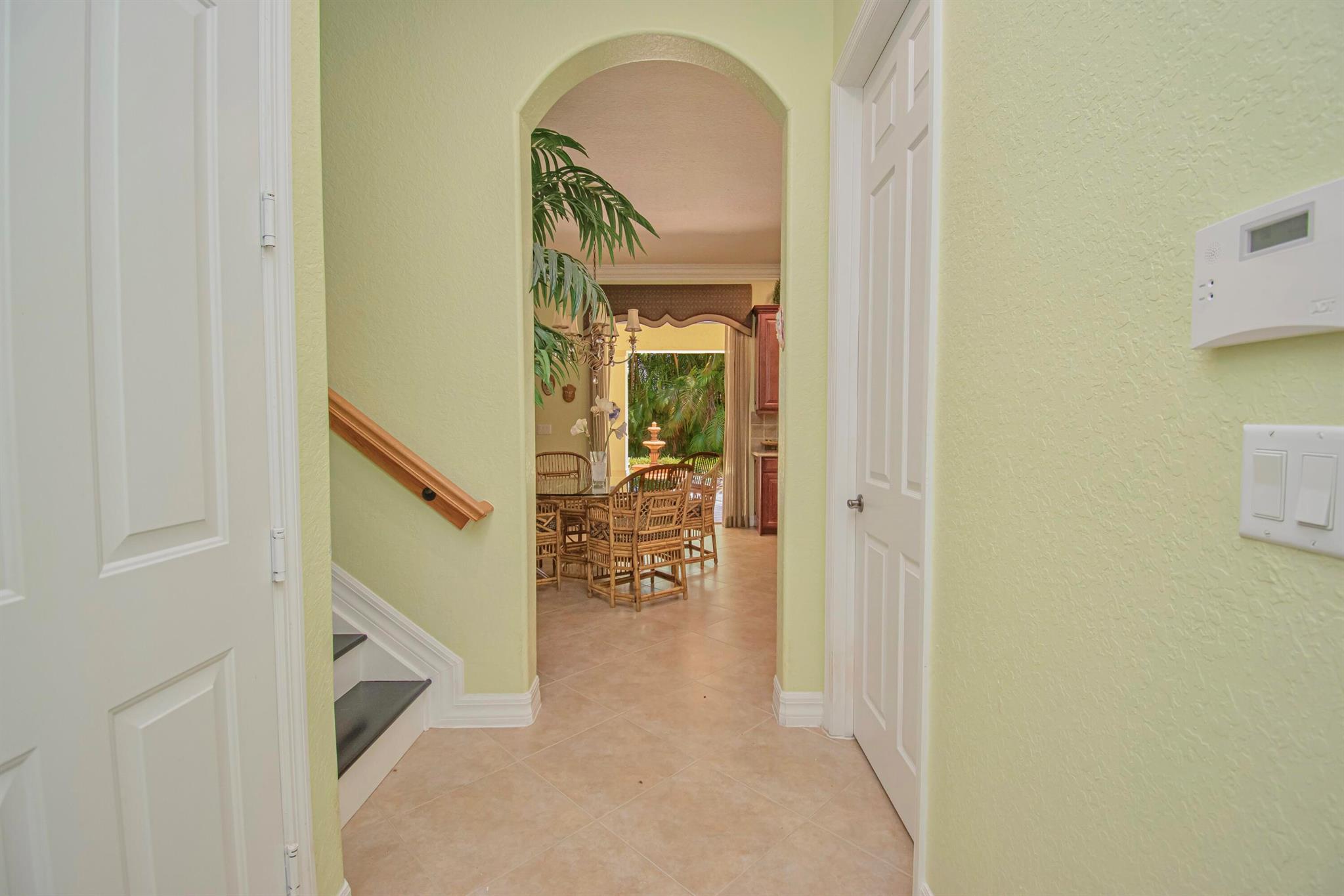 10689 Willow Oak Court