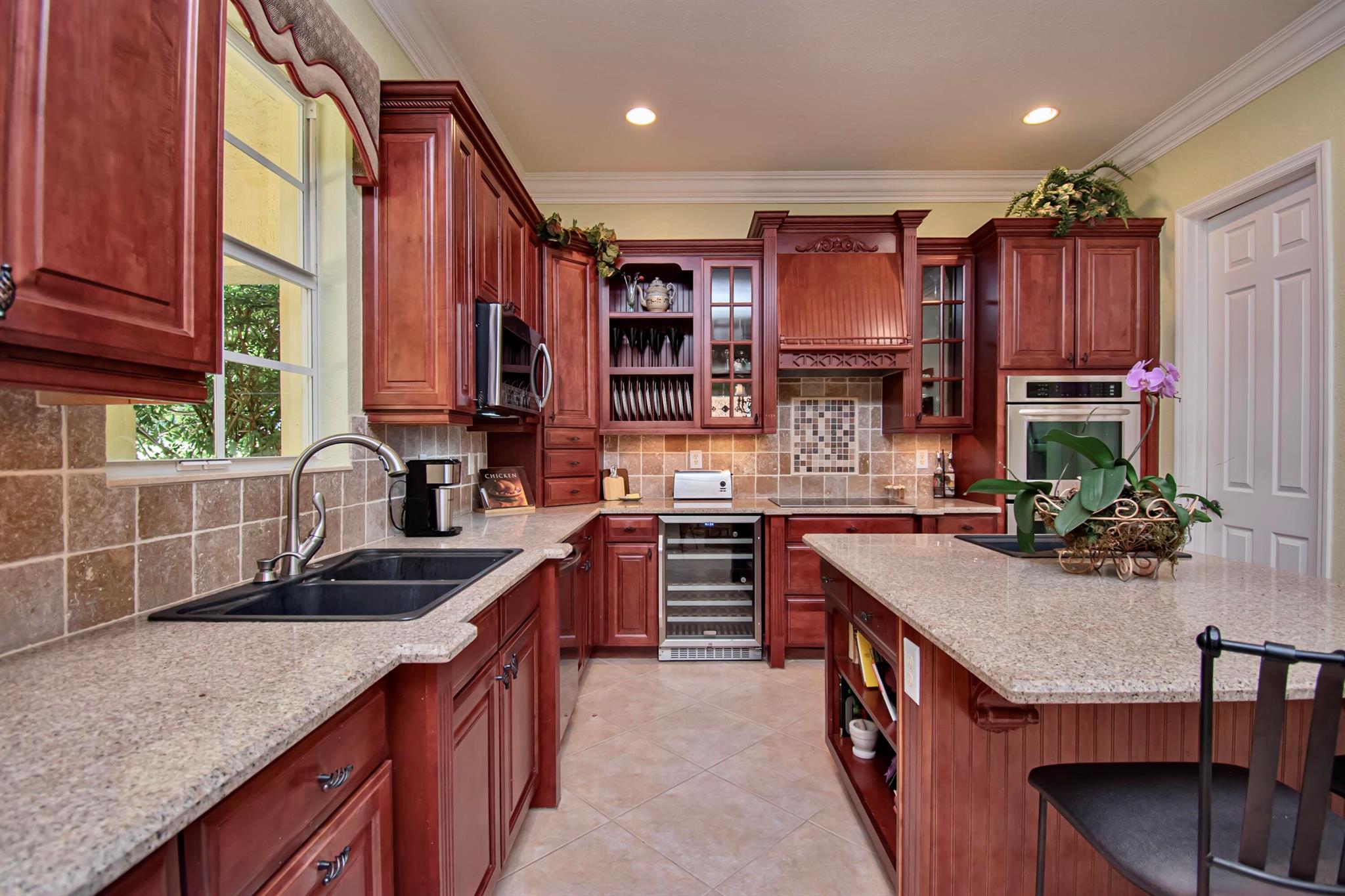 10689 Willow Oak Court