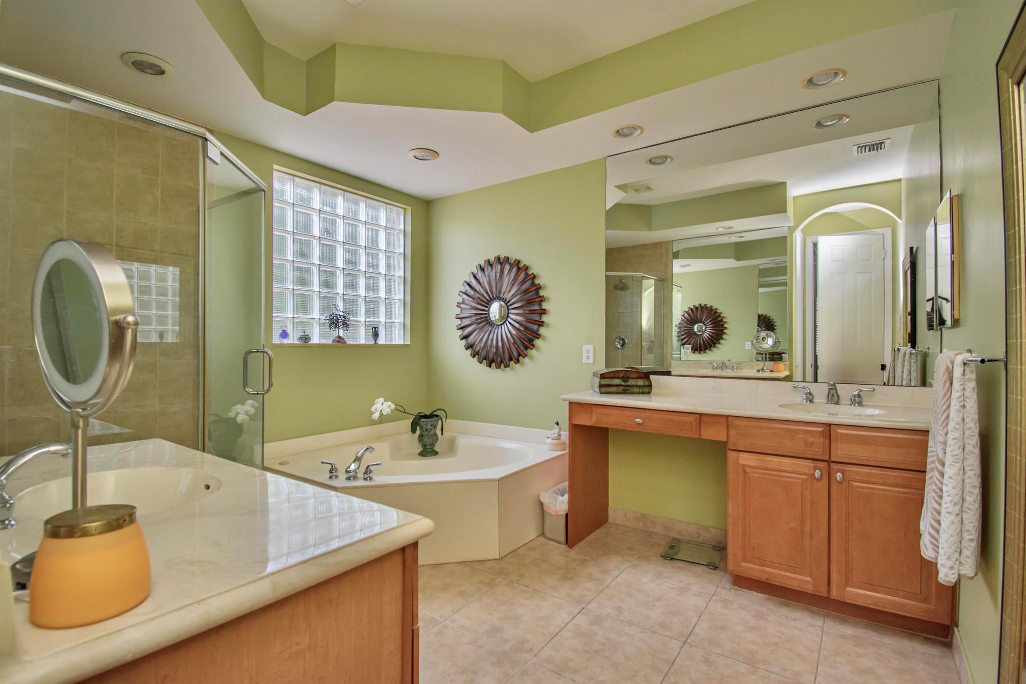 10689 Willow Oak Court