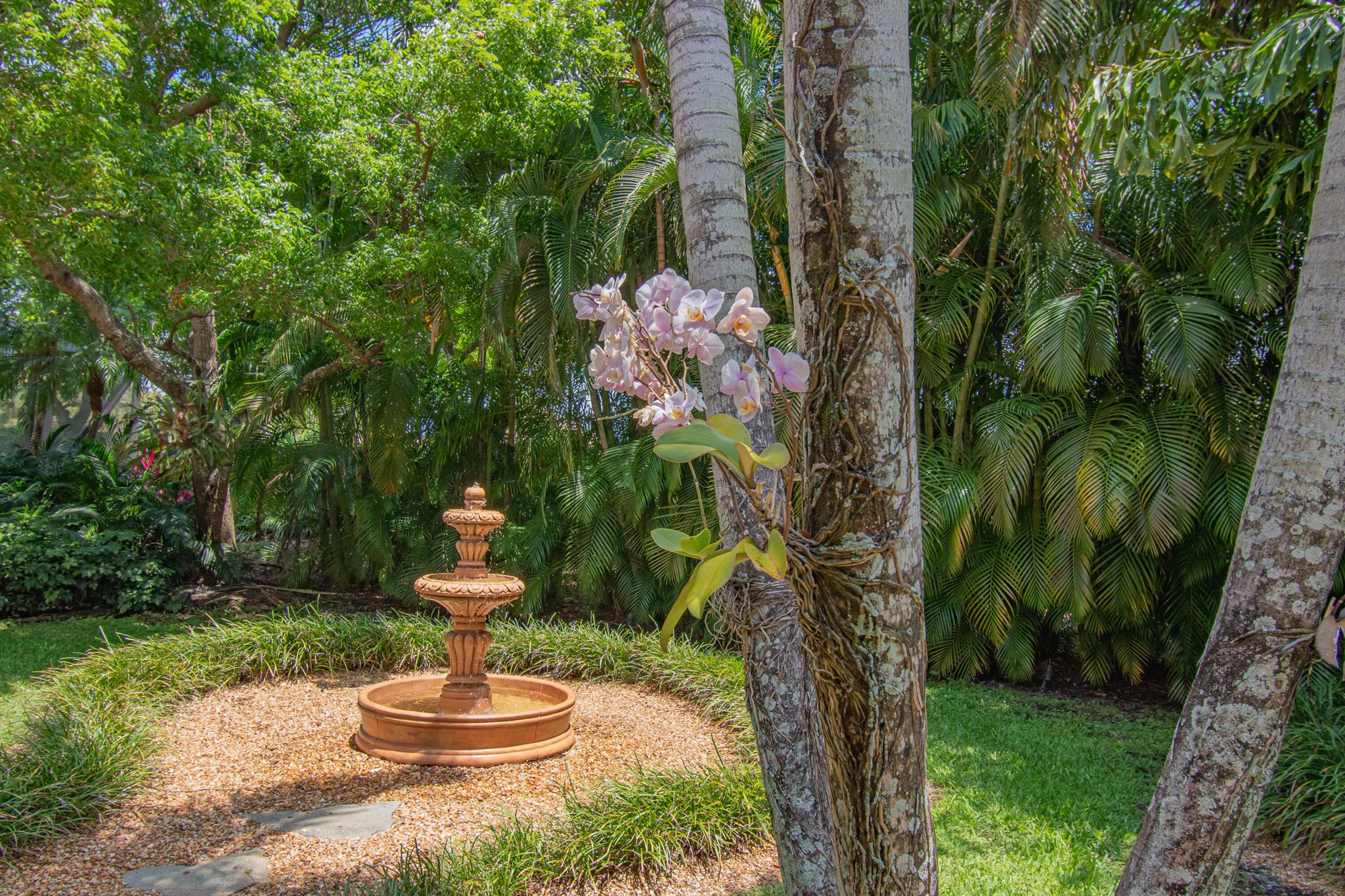 10689 Willow Oak Court