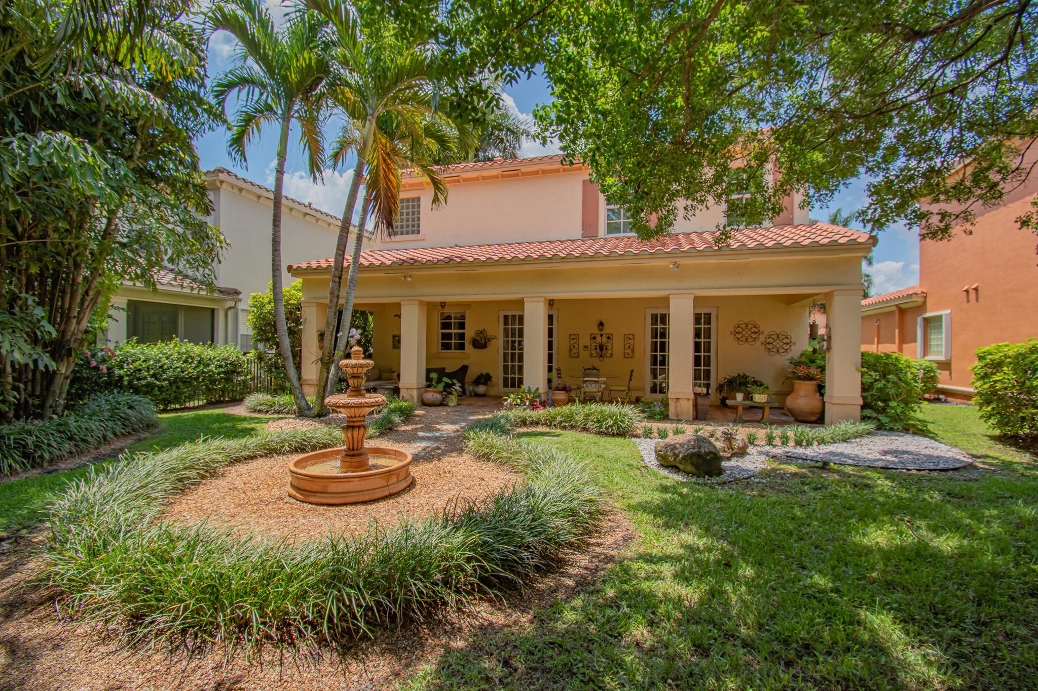 10689 Willow Oak Court