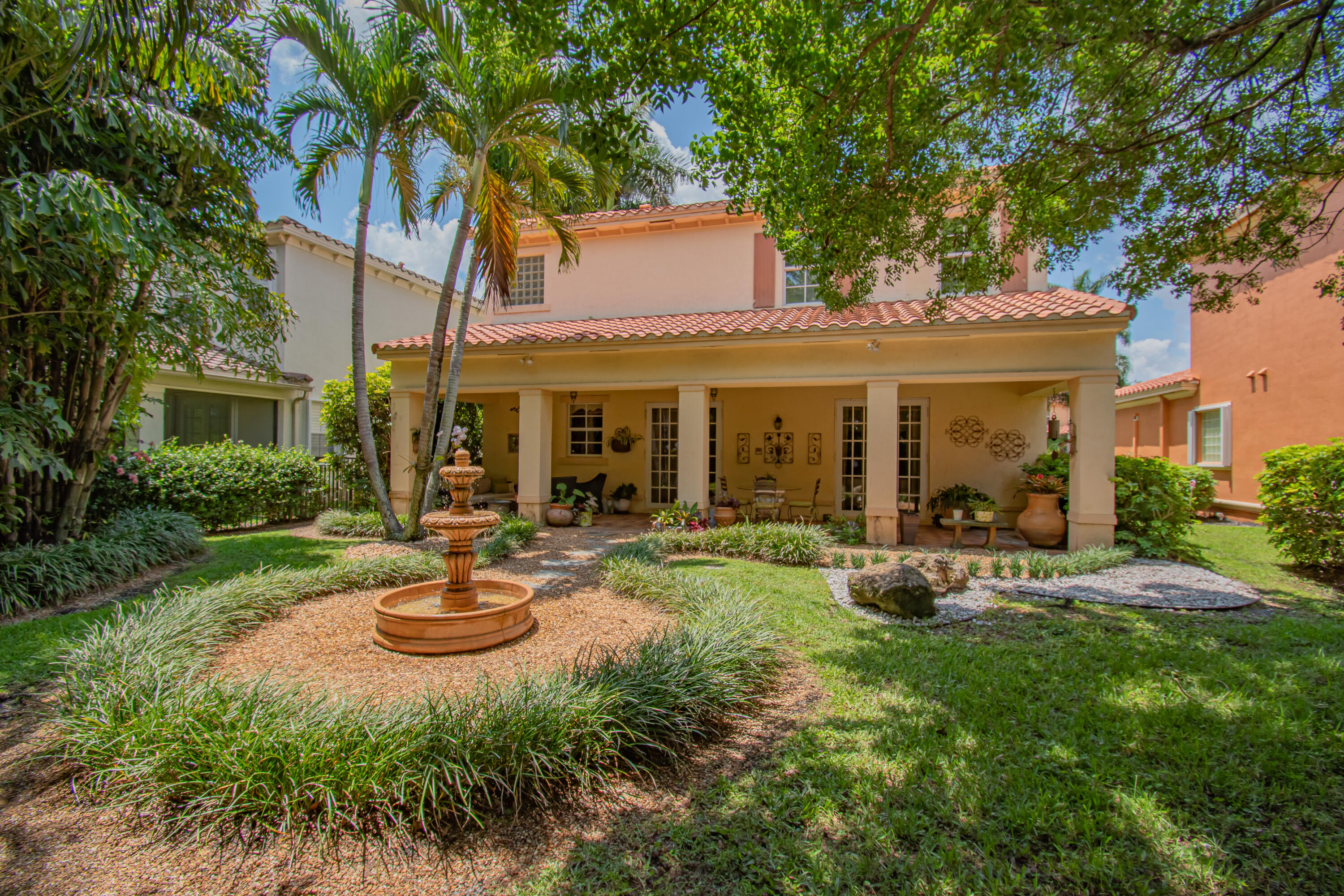 10689 Willow Oak Court