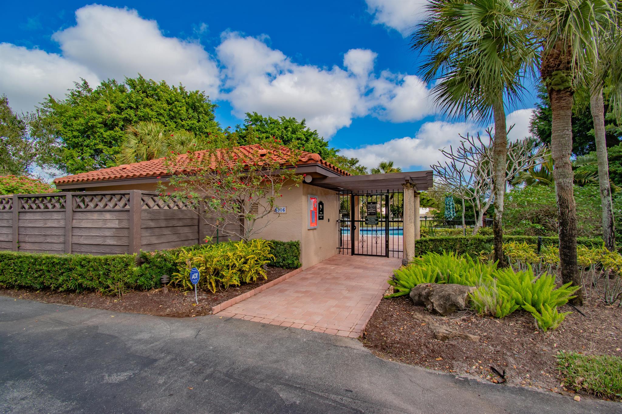 6805 NW Allegre Court