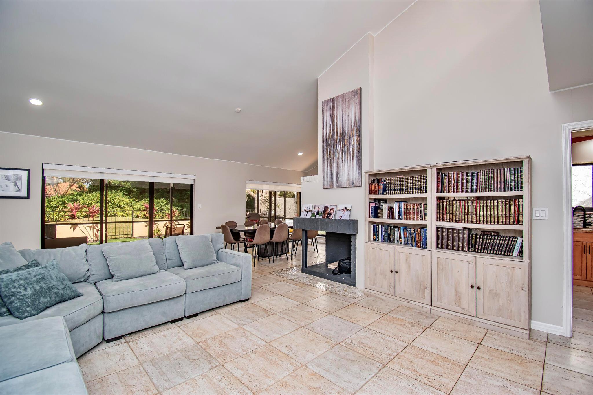 6805 NW Allegre Court