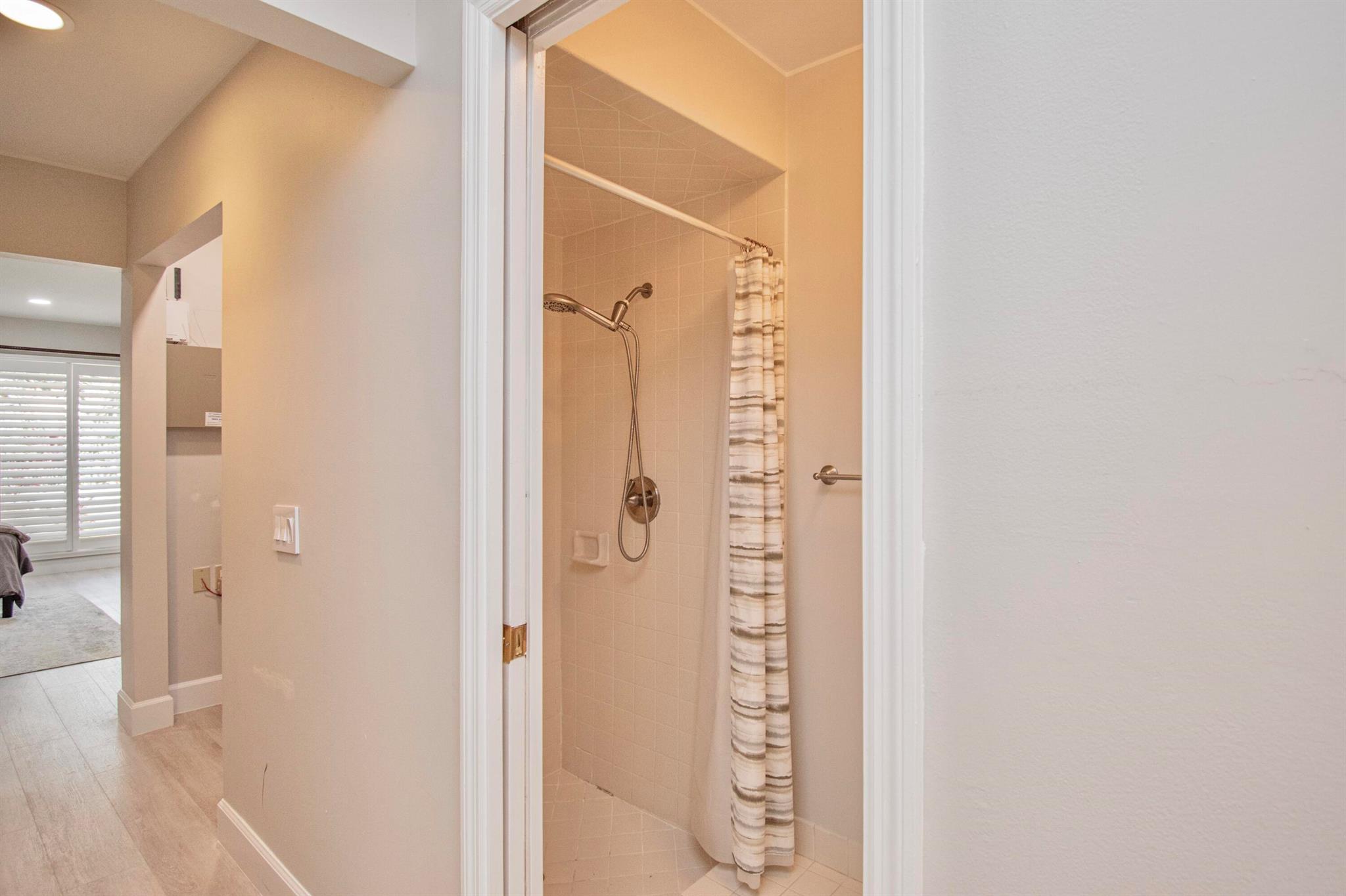 6805 NW Allegre Court