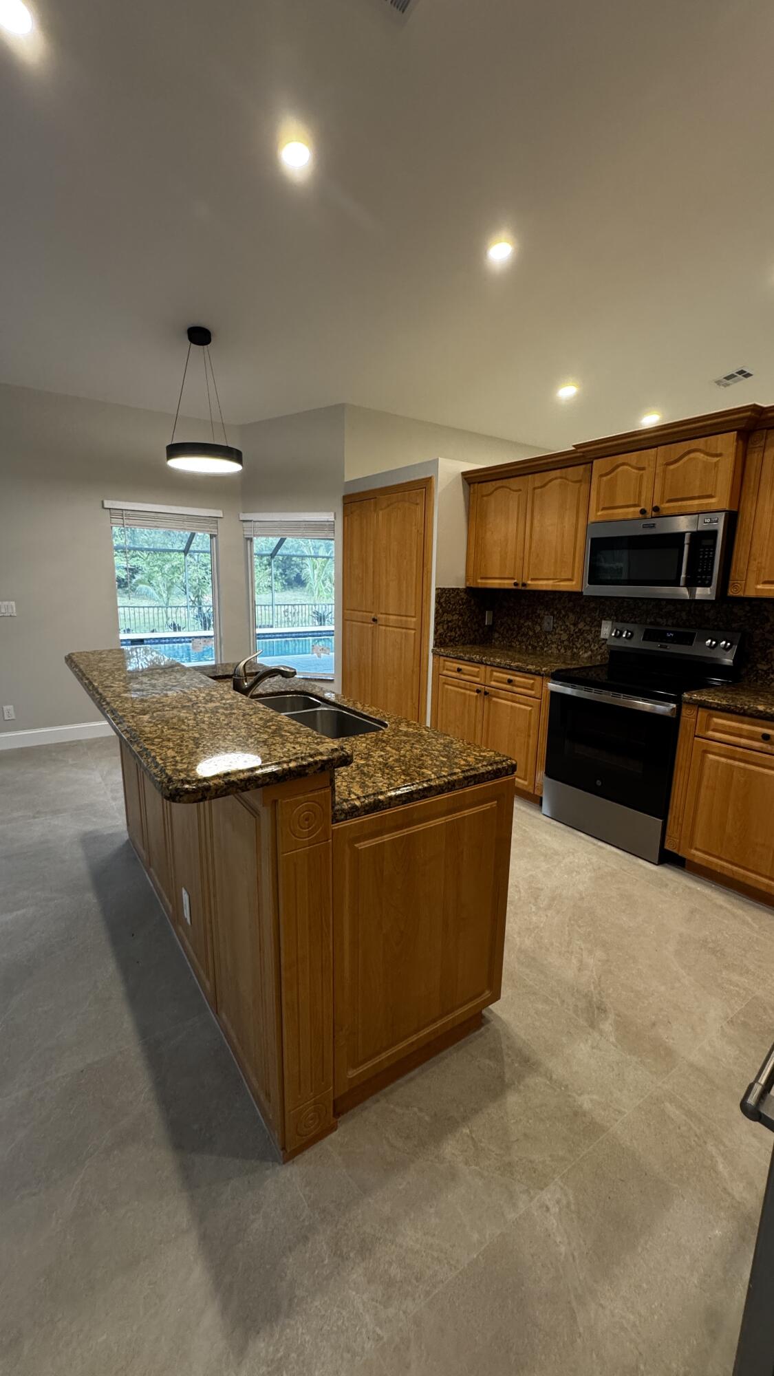 11822 Island Lakes Lane