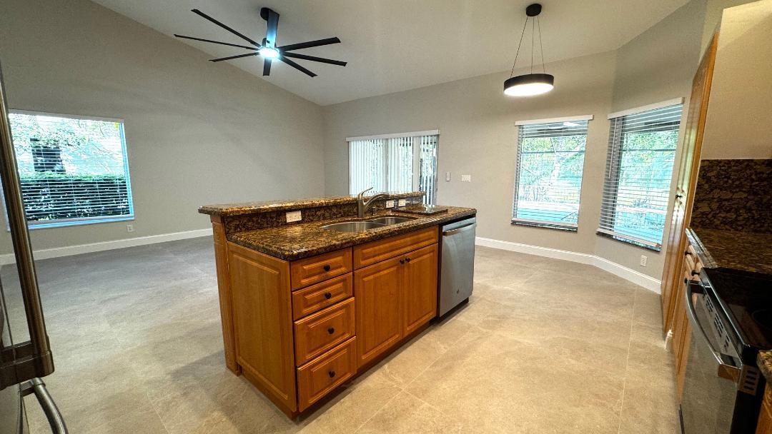 11822 Island Lakes Lane