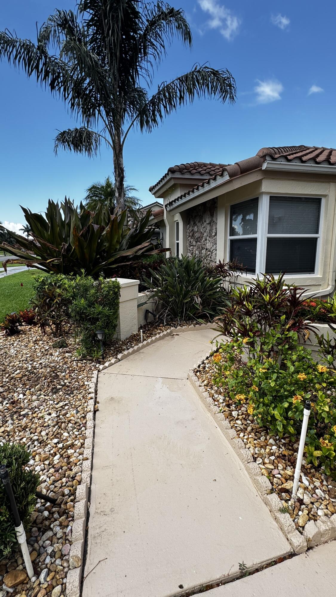 11822 Island Lakes Lane