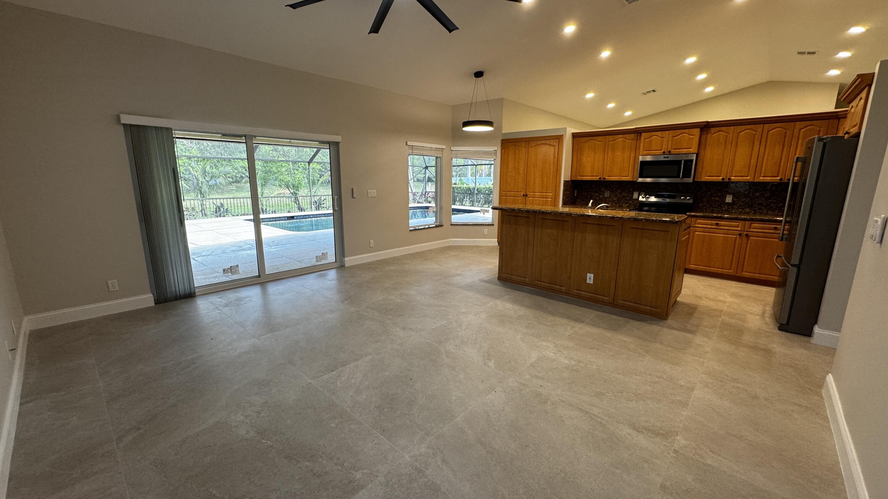 11822 Island Lakes Lane