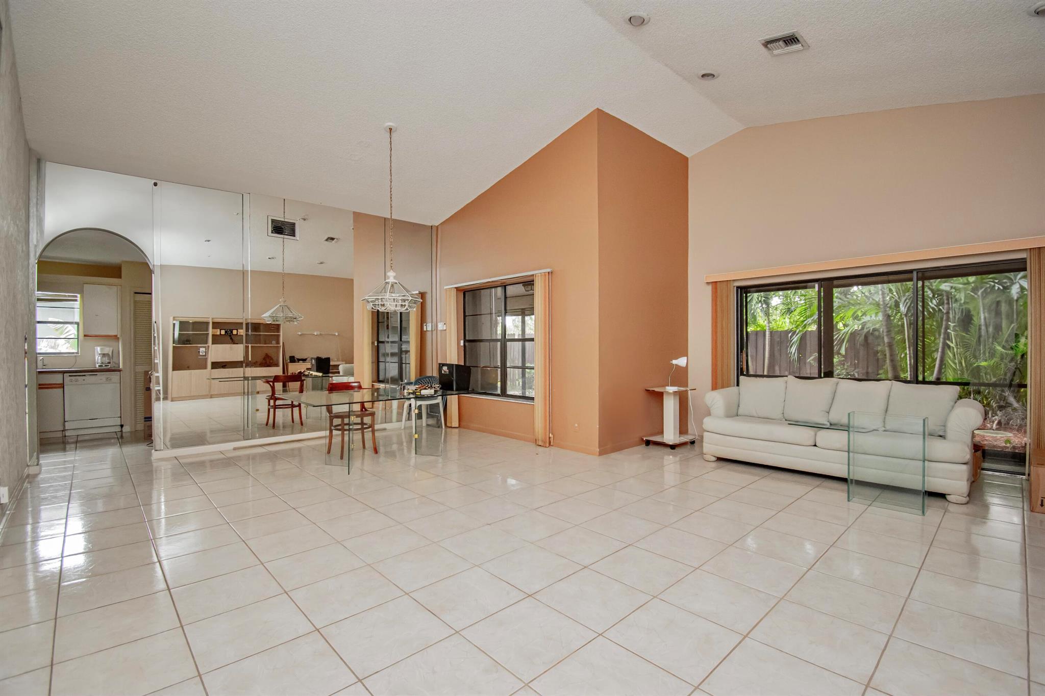 7917 Chula Vista Crescent