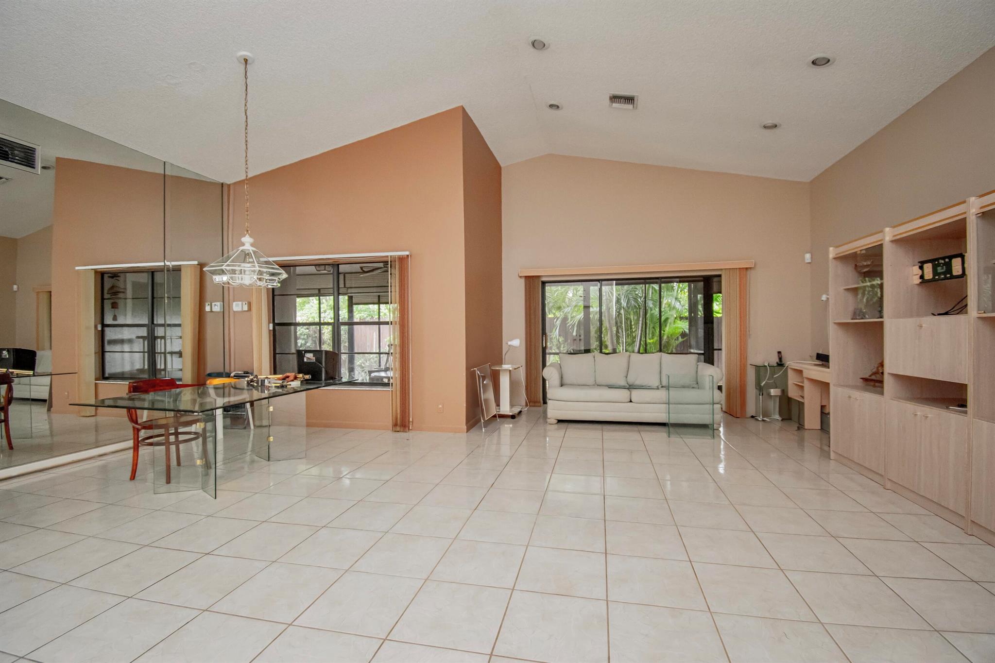 7917 Chula Vista Crescent