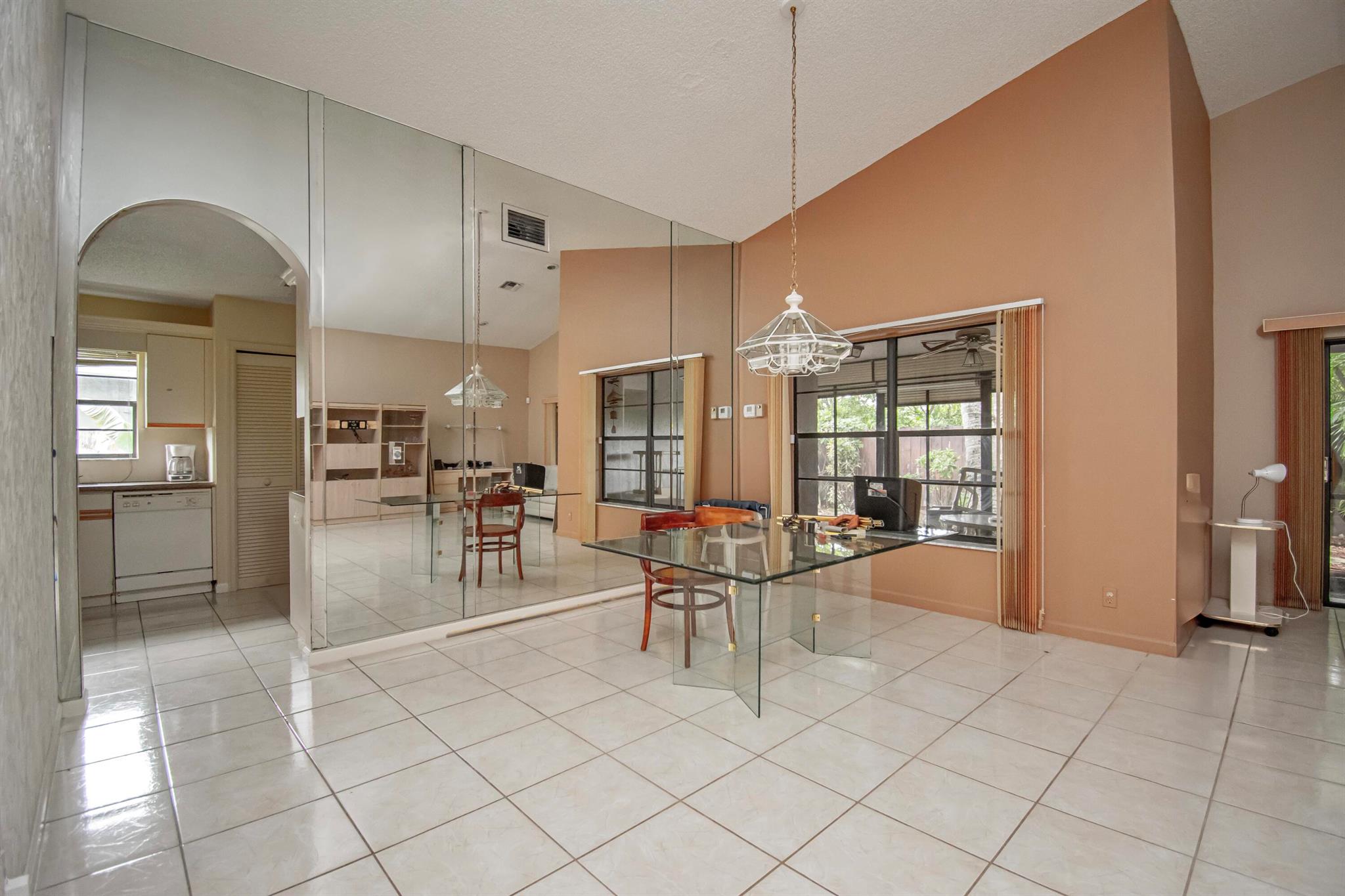 7917 Chula Vista Crescent