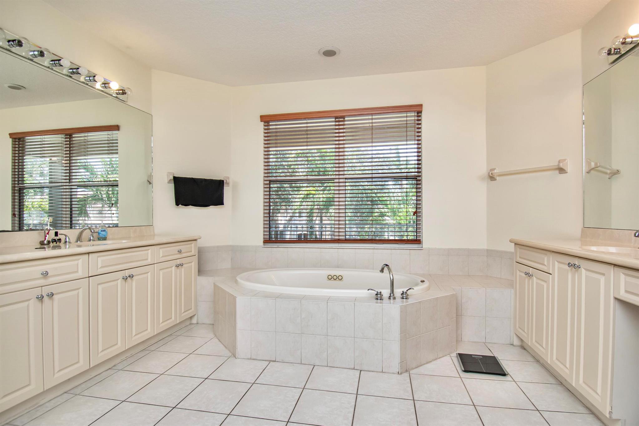 9851 Palma Vista Way