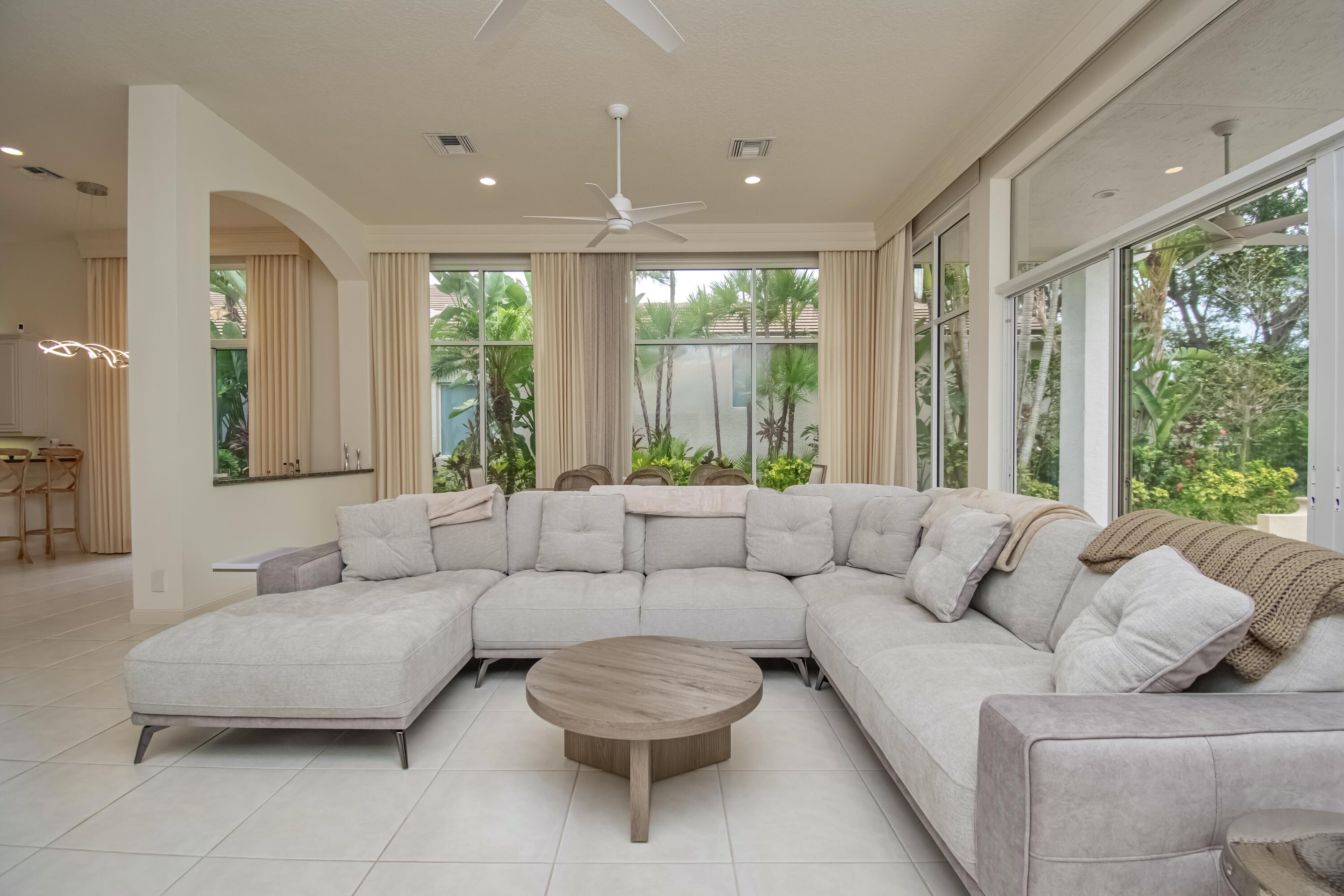 7837 Villa D Este Way