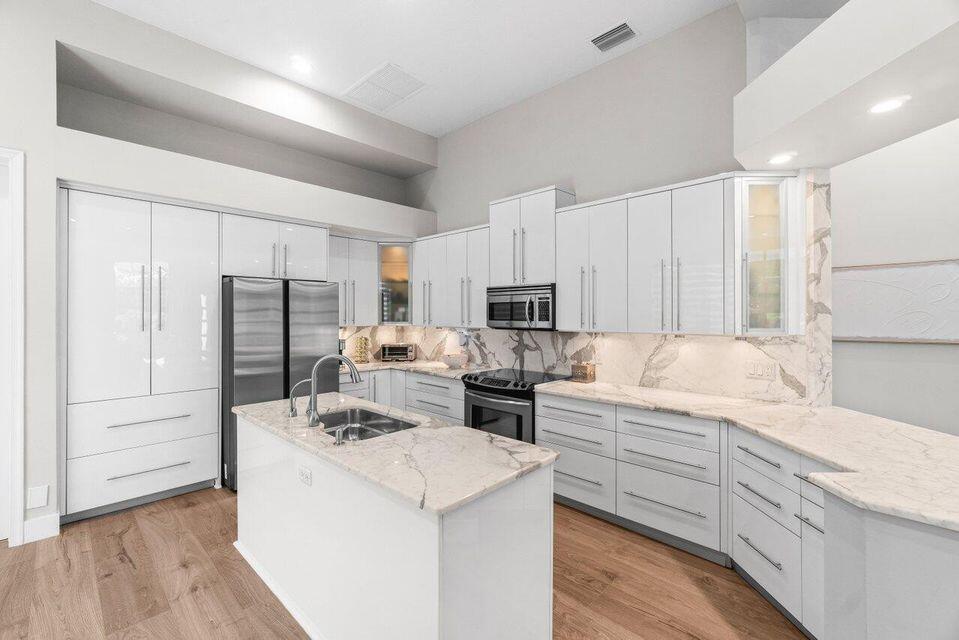 16100 Villa Vizcaya Place