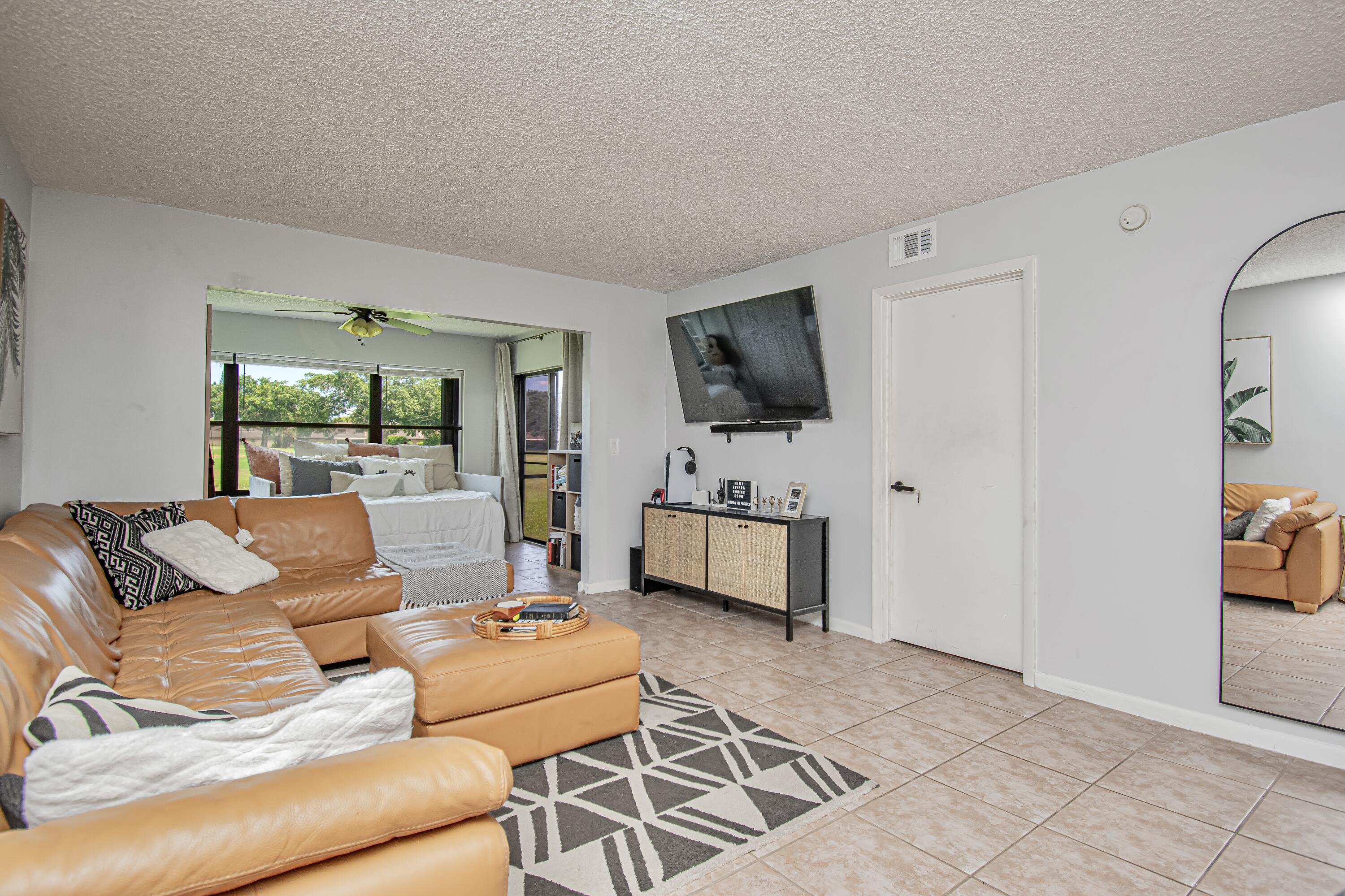 4696 Lucerne Lakes Boulevard 102