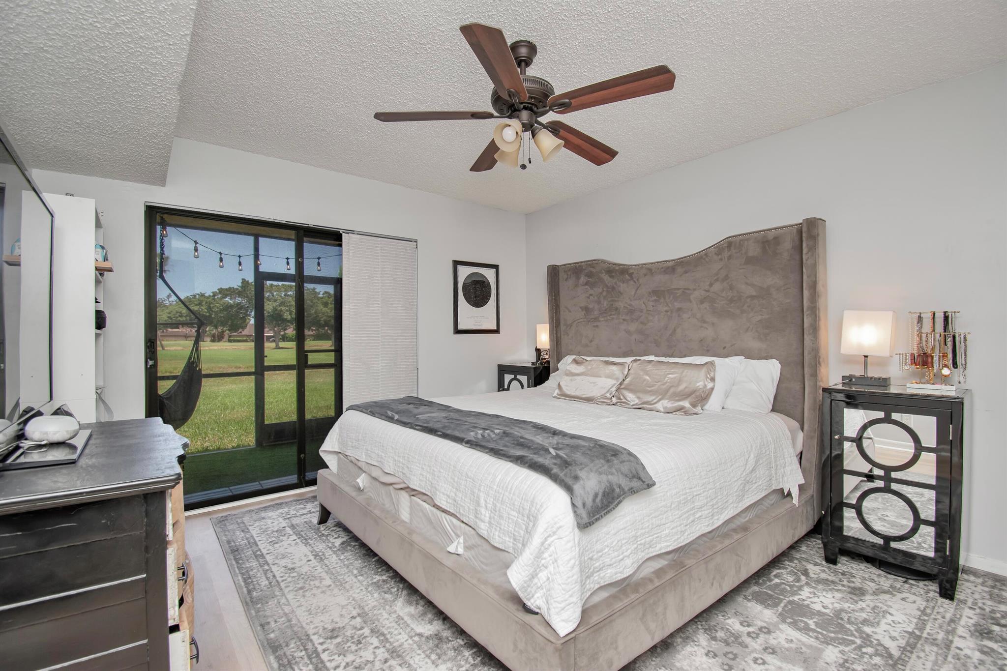 4696 Lucerne Lakes Boulevard 102