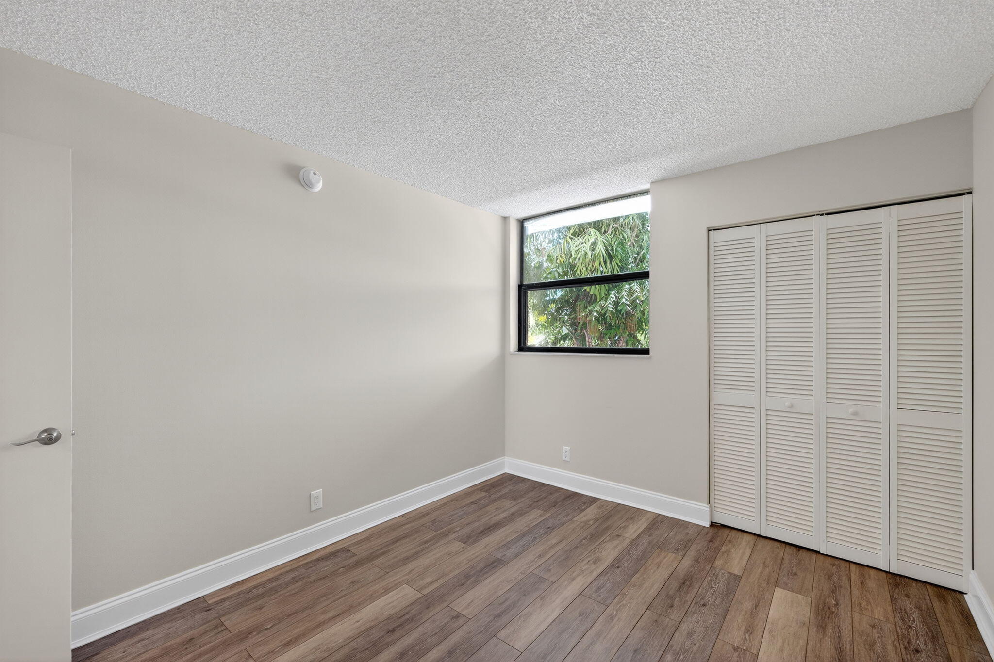 117 Lake Emerald Drive 208