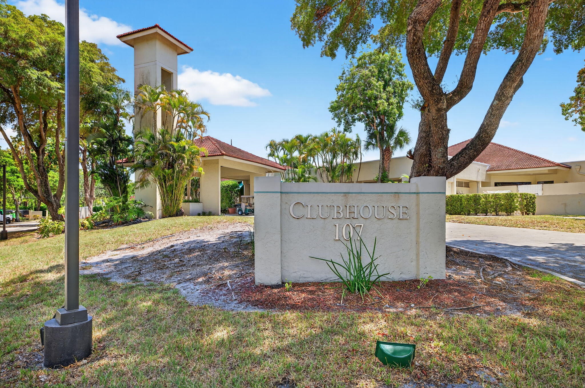 117 Lake Emerald Drive 208