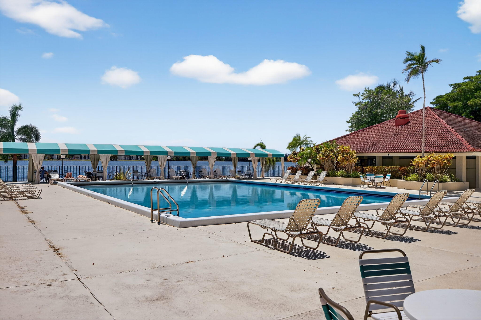 117 Lake Emerald Drive 208