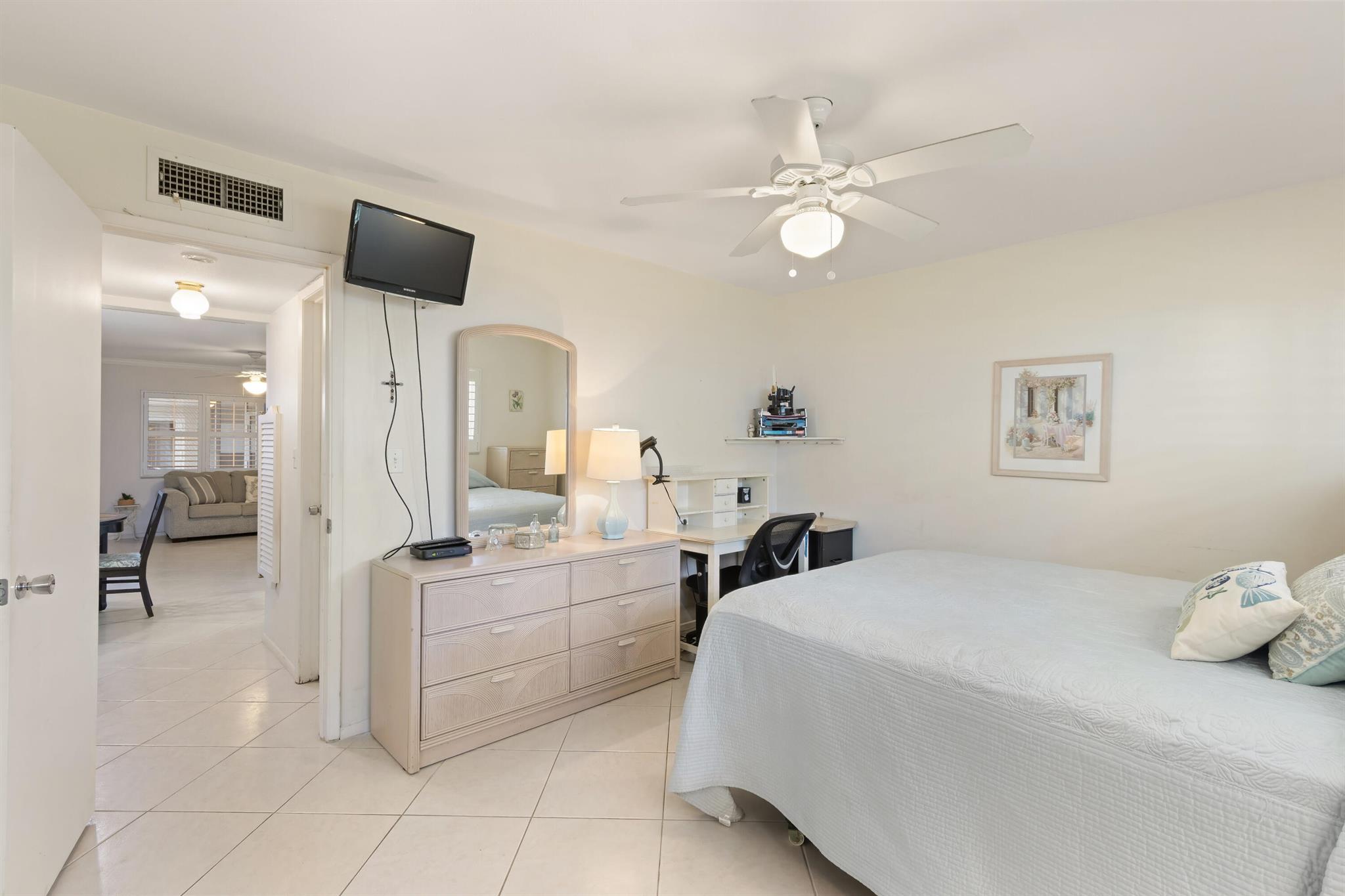 1198 Hillsboro Mile 128