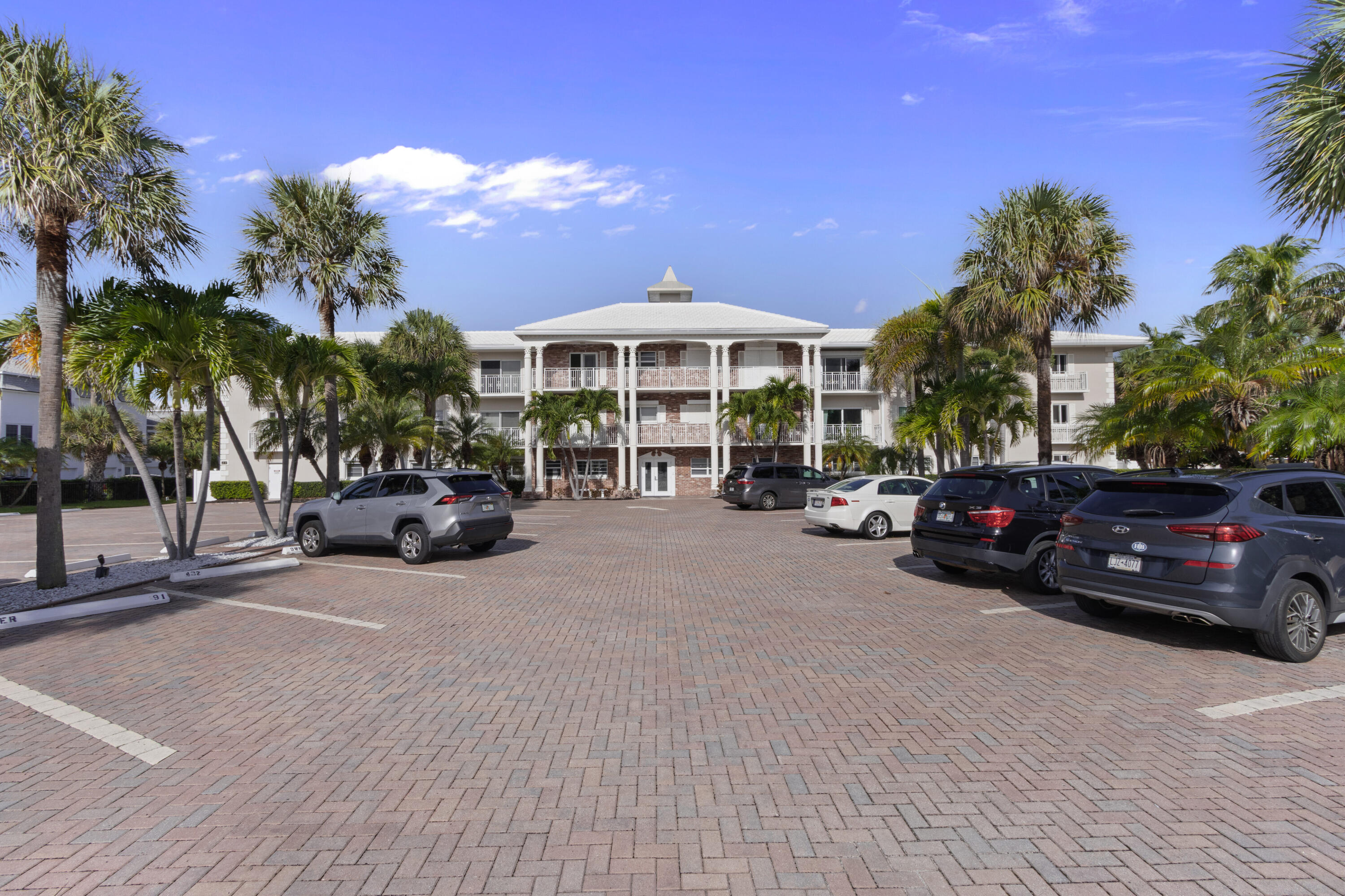 1198 Hillsboro Mile 128