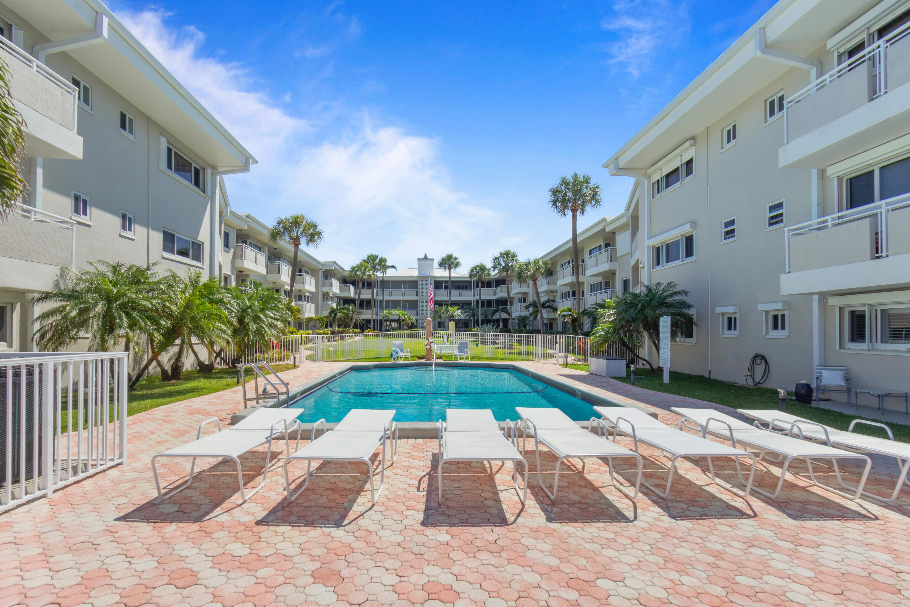 1198 Hillsboro Mile 128