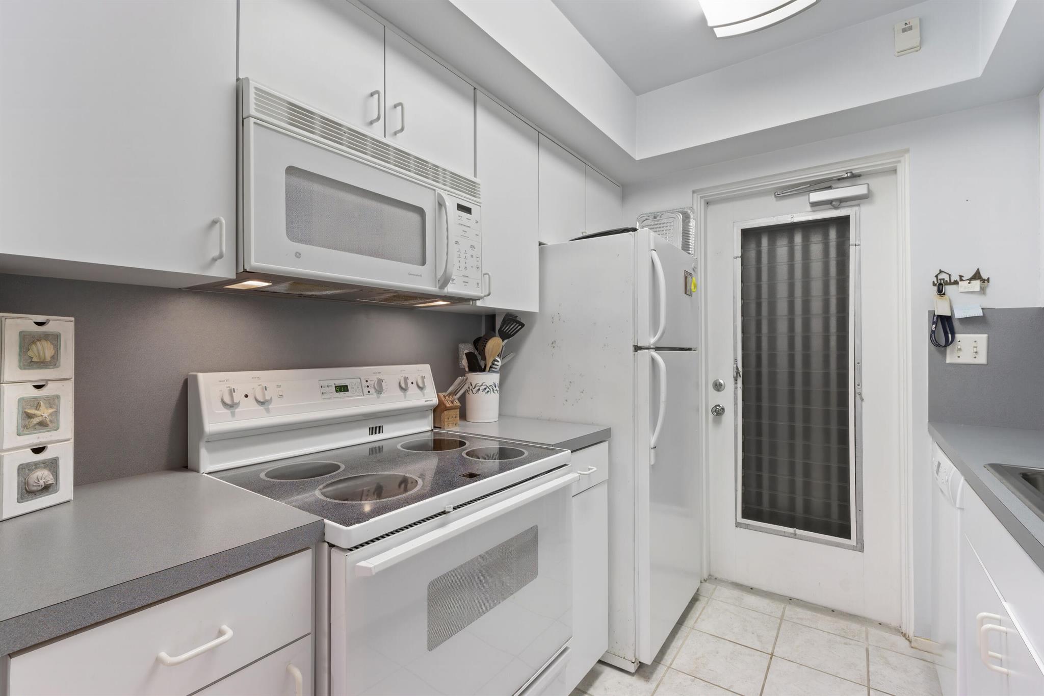 1198 Hillsboro Mile 128