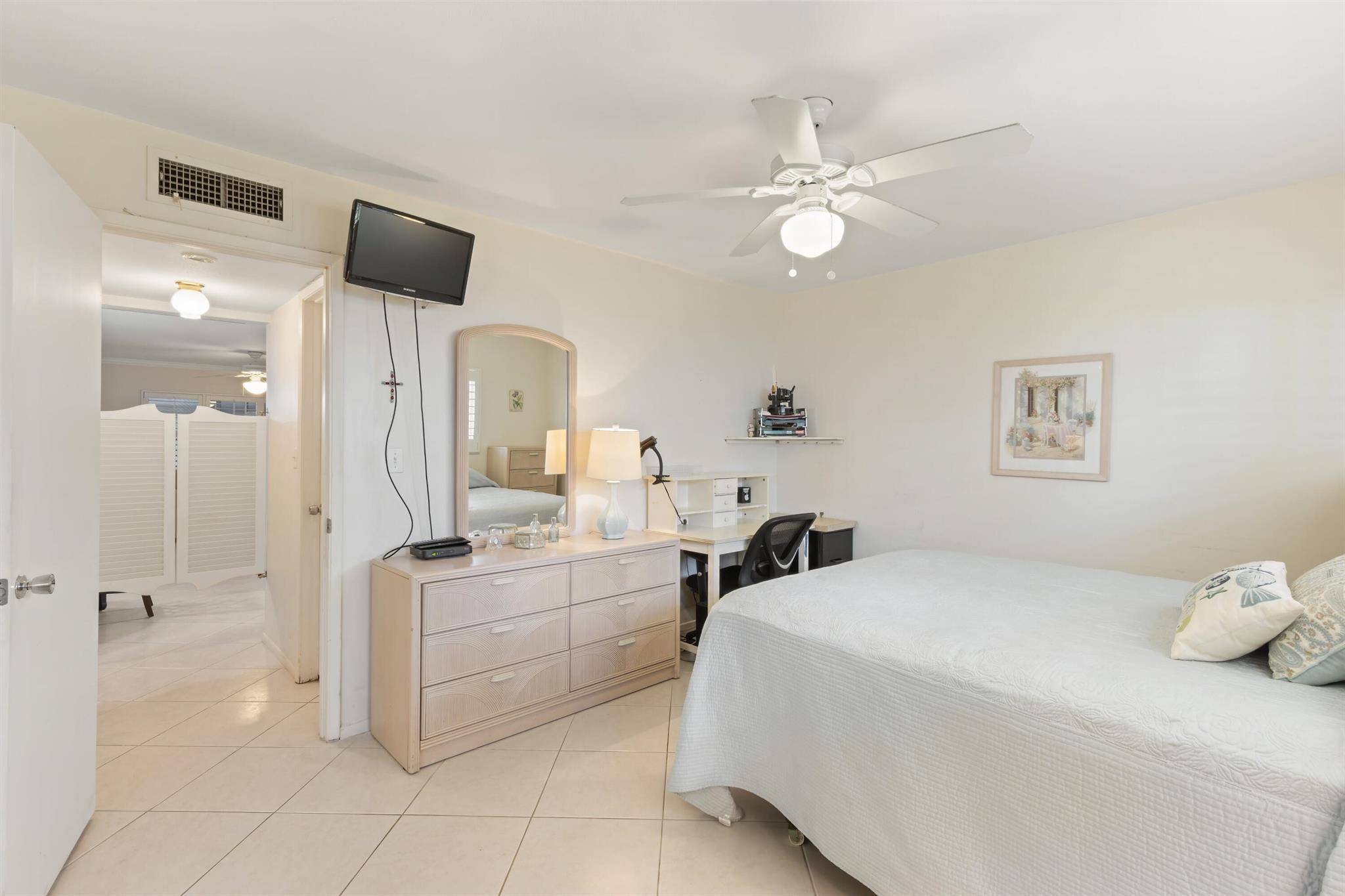 1198 Hillsboro Mile 128